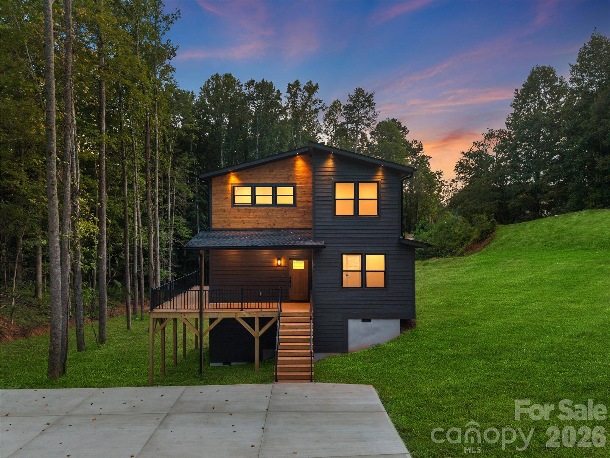 129 Quiet Woods DR, Leicester, NC 28748