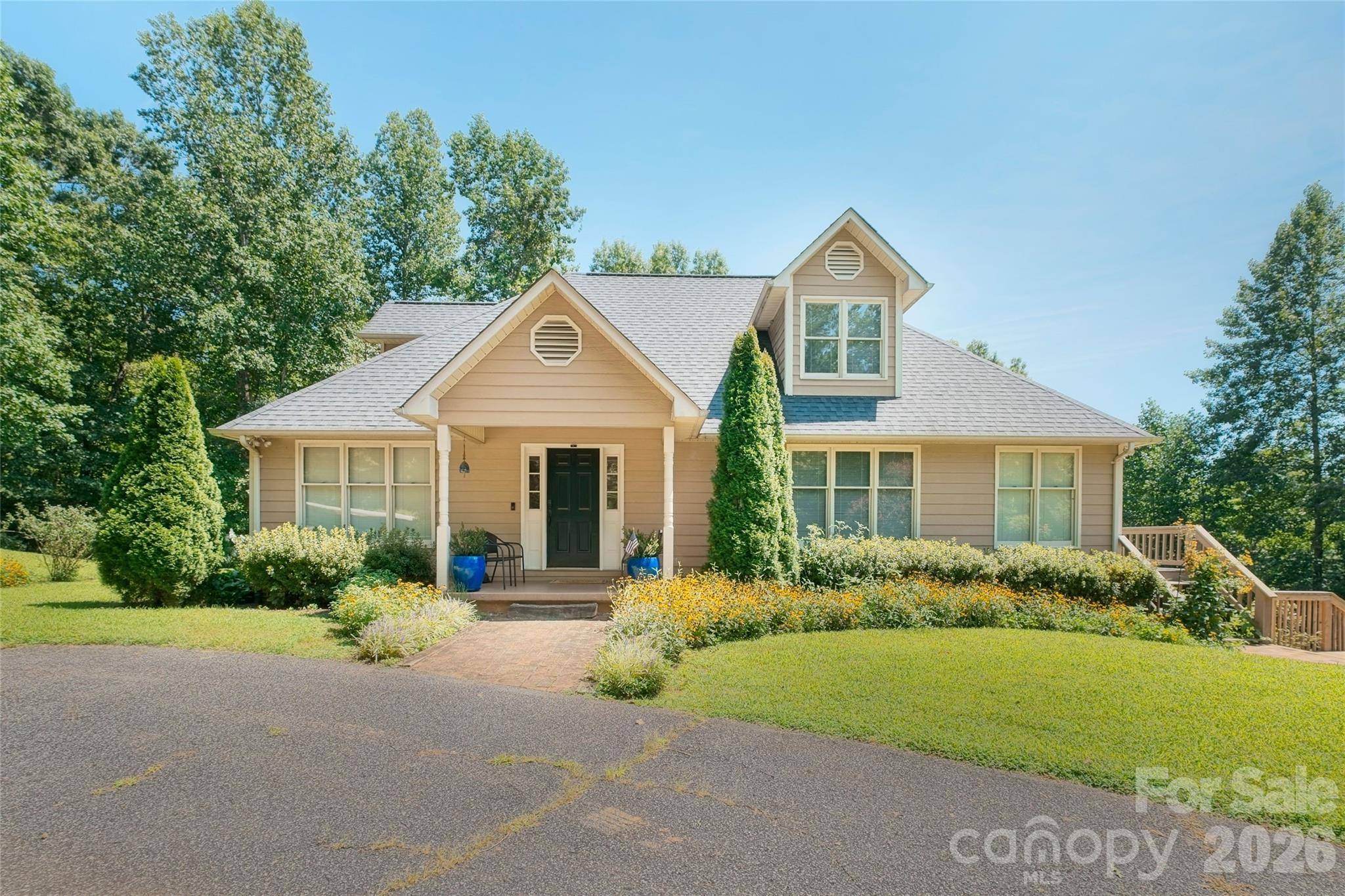 266 Cedarbrook LN, Nebo, NC 28761
