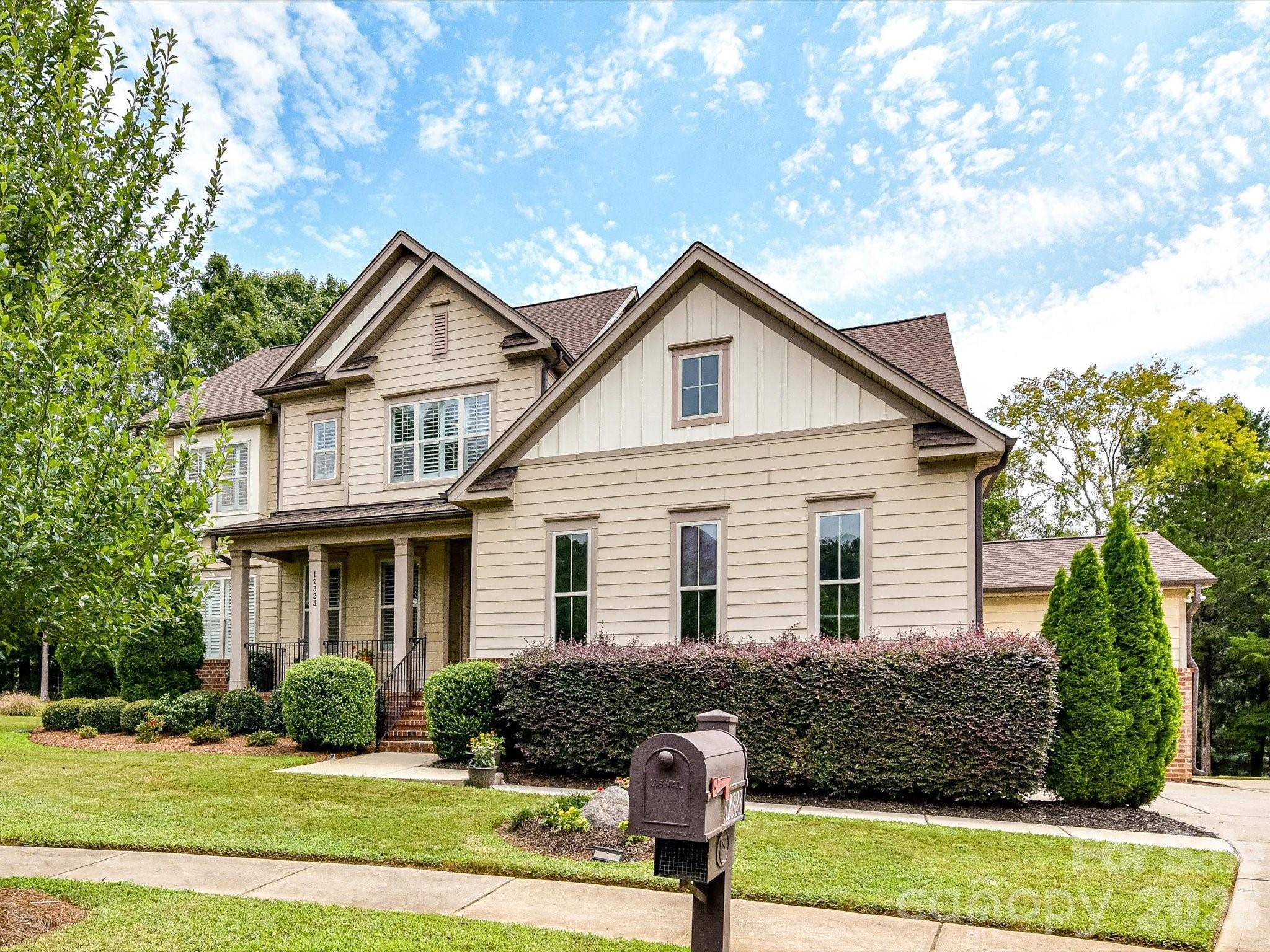 12323 Cherrybark LN, Charlotte, NC 28278