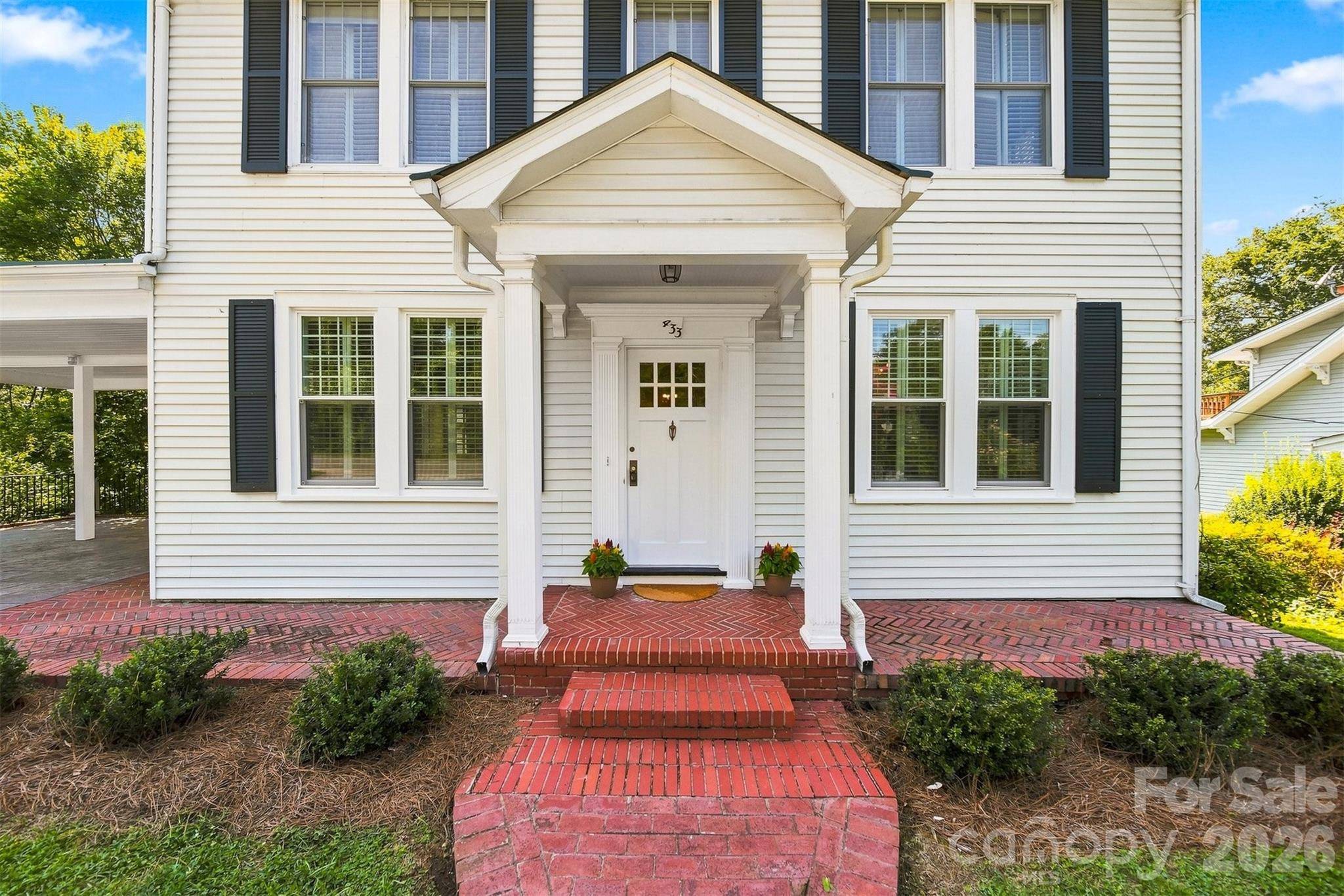 433 N Cedar ST, Lincolnton, NC 28092