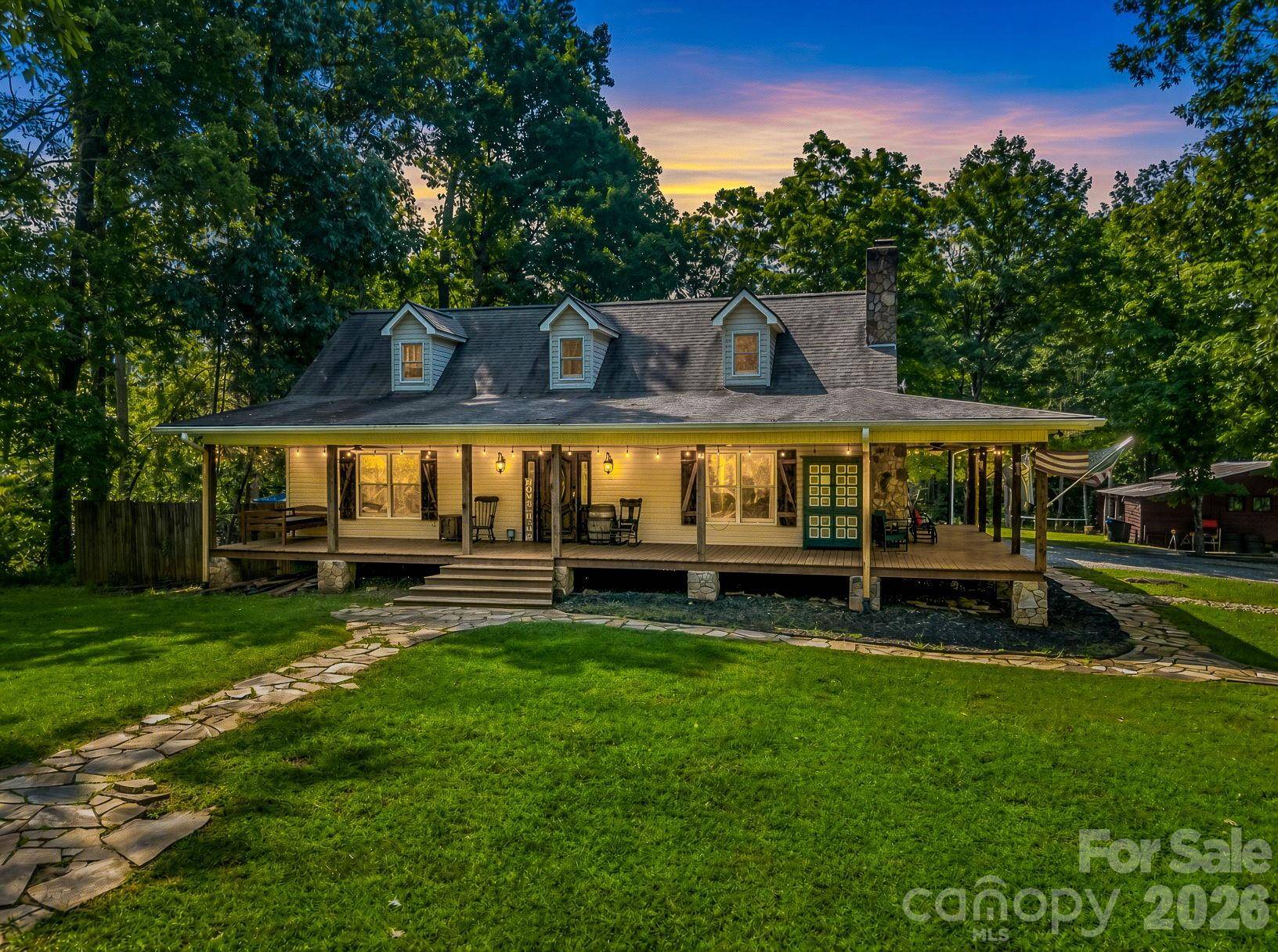 209 Chrysalis LN, Lake Lure, NC 28746