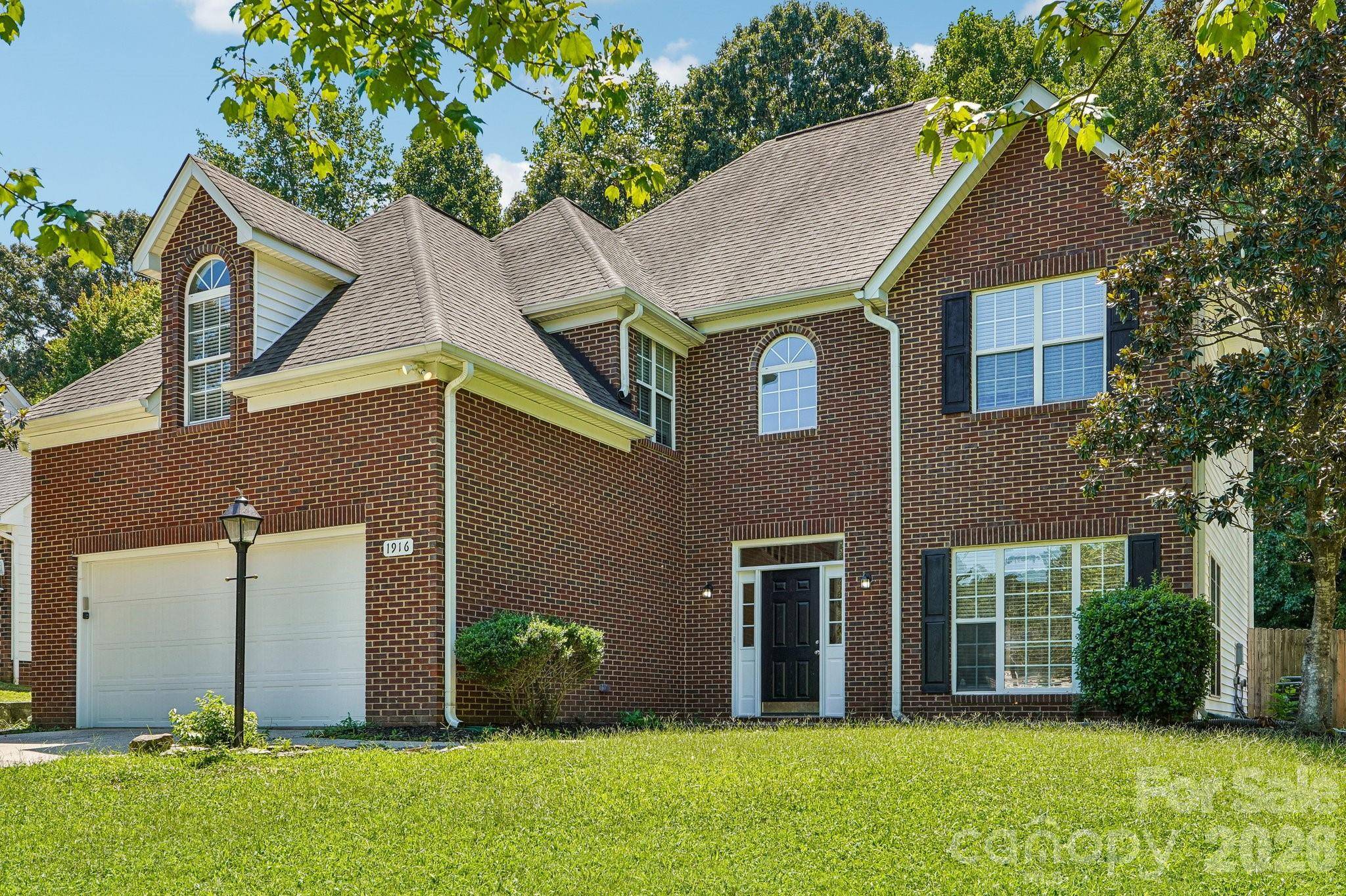 1916 Wilrose PL, Matthews, NC 28105