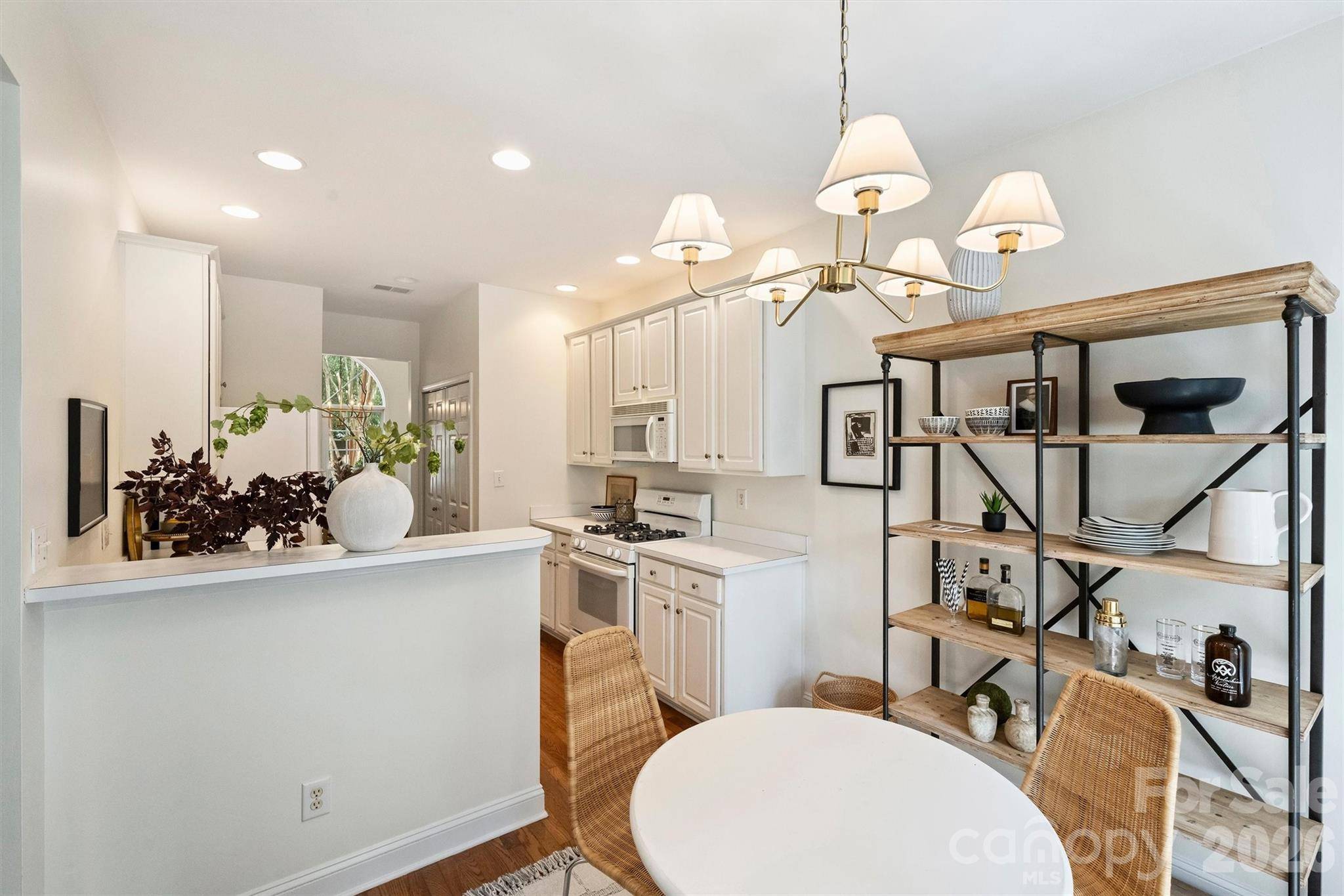 1912 Dearmon DR, Charlotte, NC 28205
