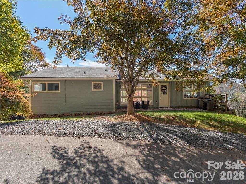 26 Grimball DR, Waynesville, NC 28786