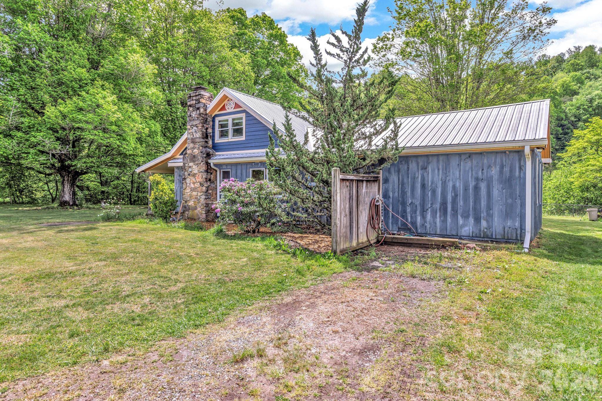 45 Sugar Cove RD, Weaverville, NC 28787