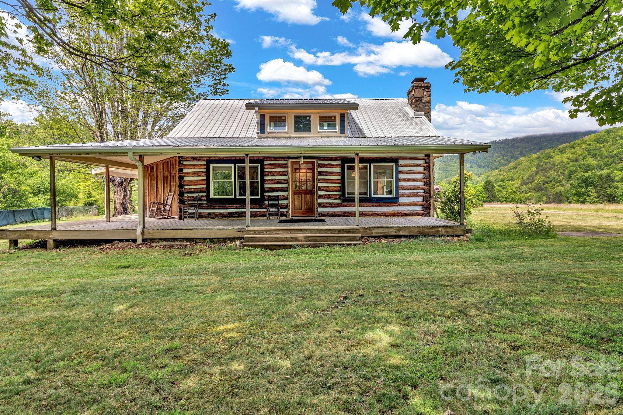 45 Sugar Cove RD, Weaverville, NC 28787