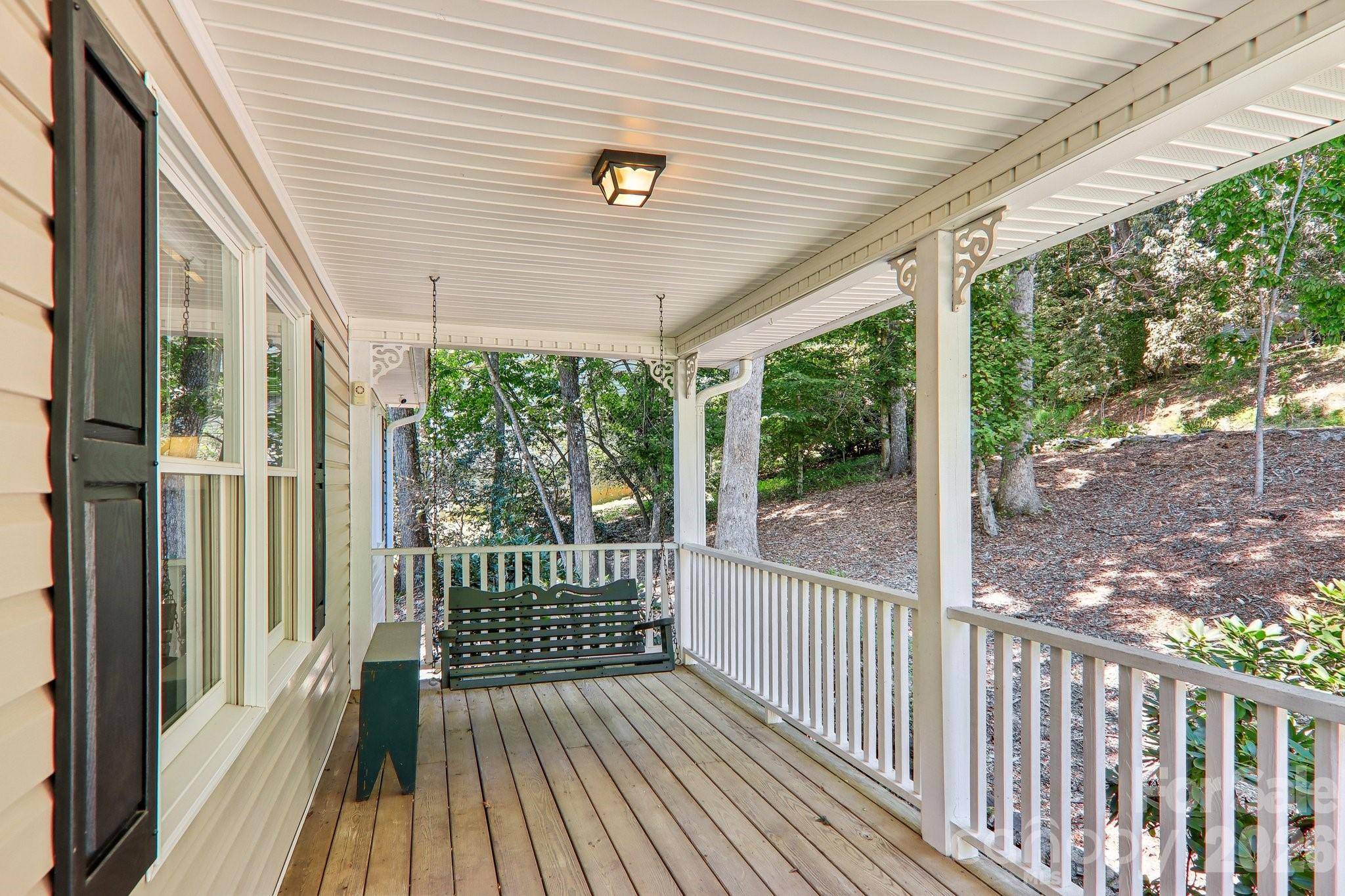 7 Maple Leaf DR, Hendersonville, NC 28739