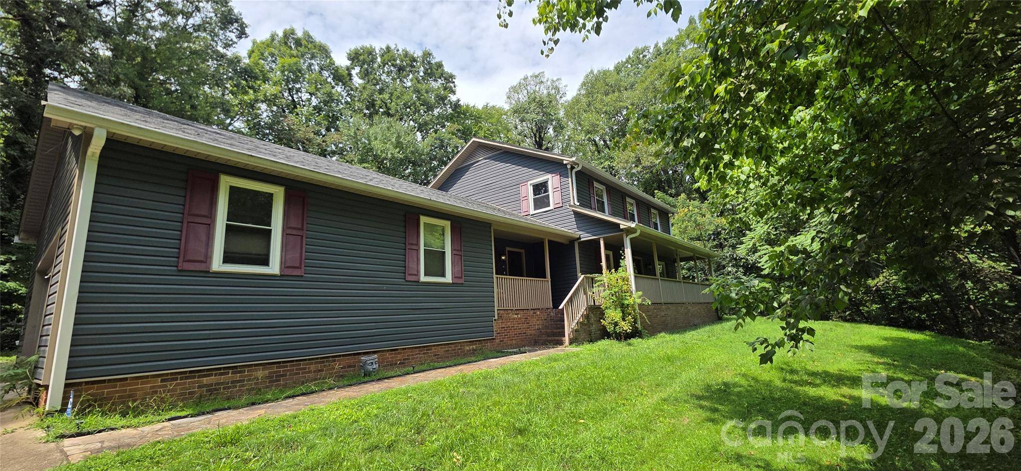 8979 Twin Lake DR, Kernersville, NC 27284