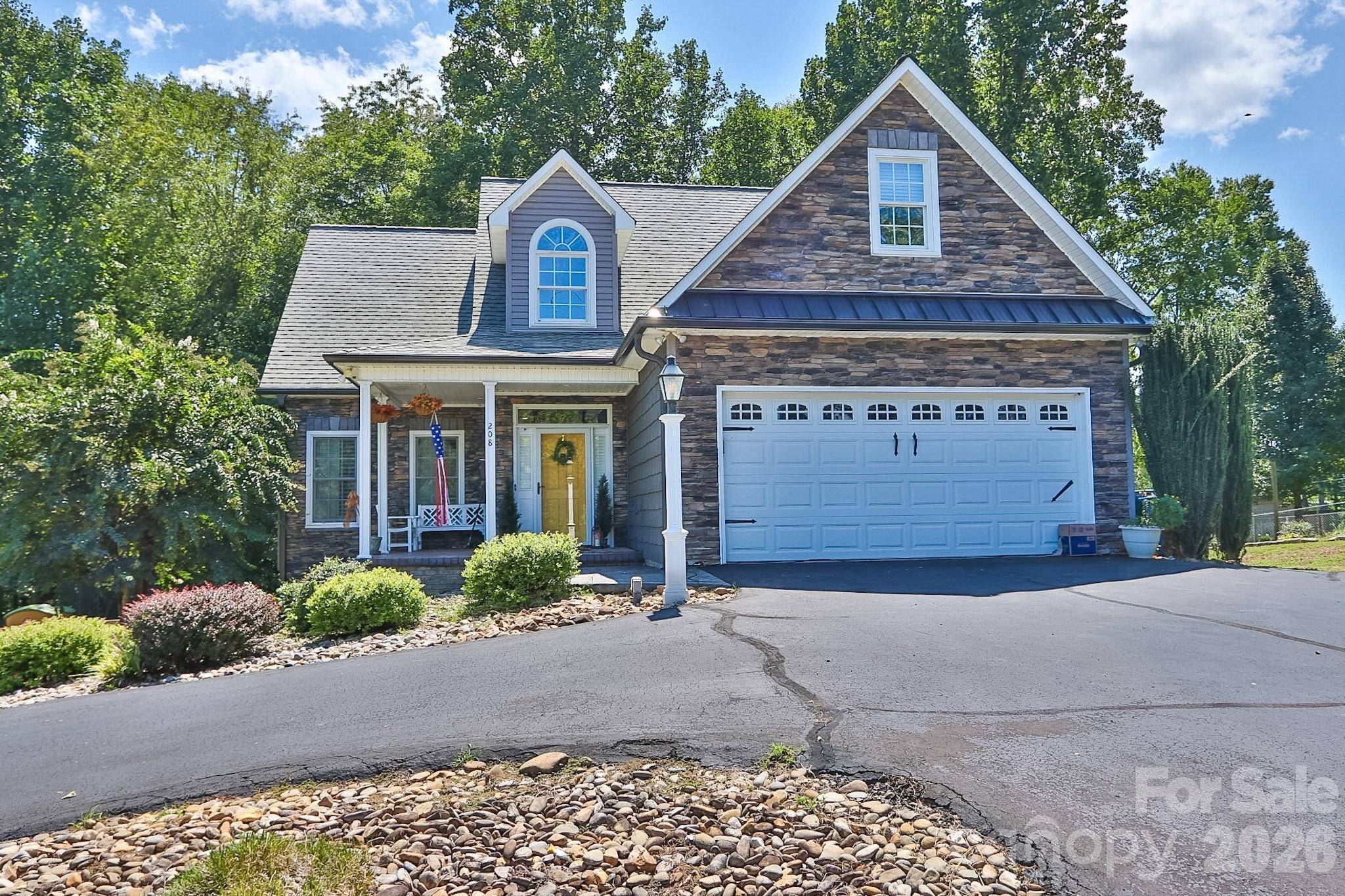 208 Triplett ST, Jonesville, NC 28642