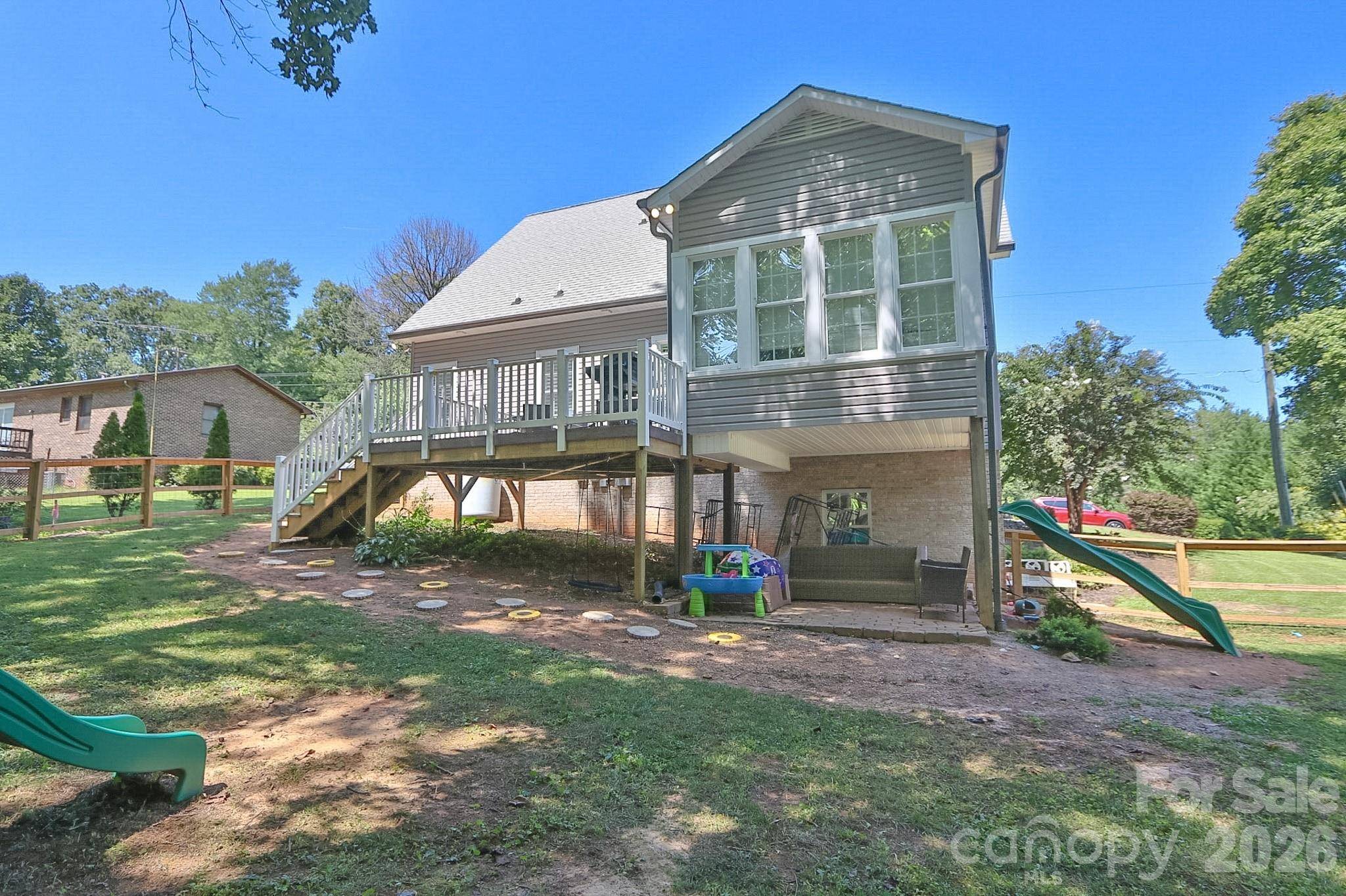 208 Triplett ST, Jonesville, NC 28642