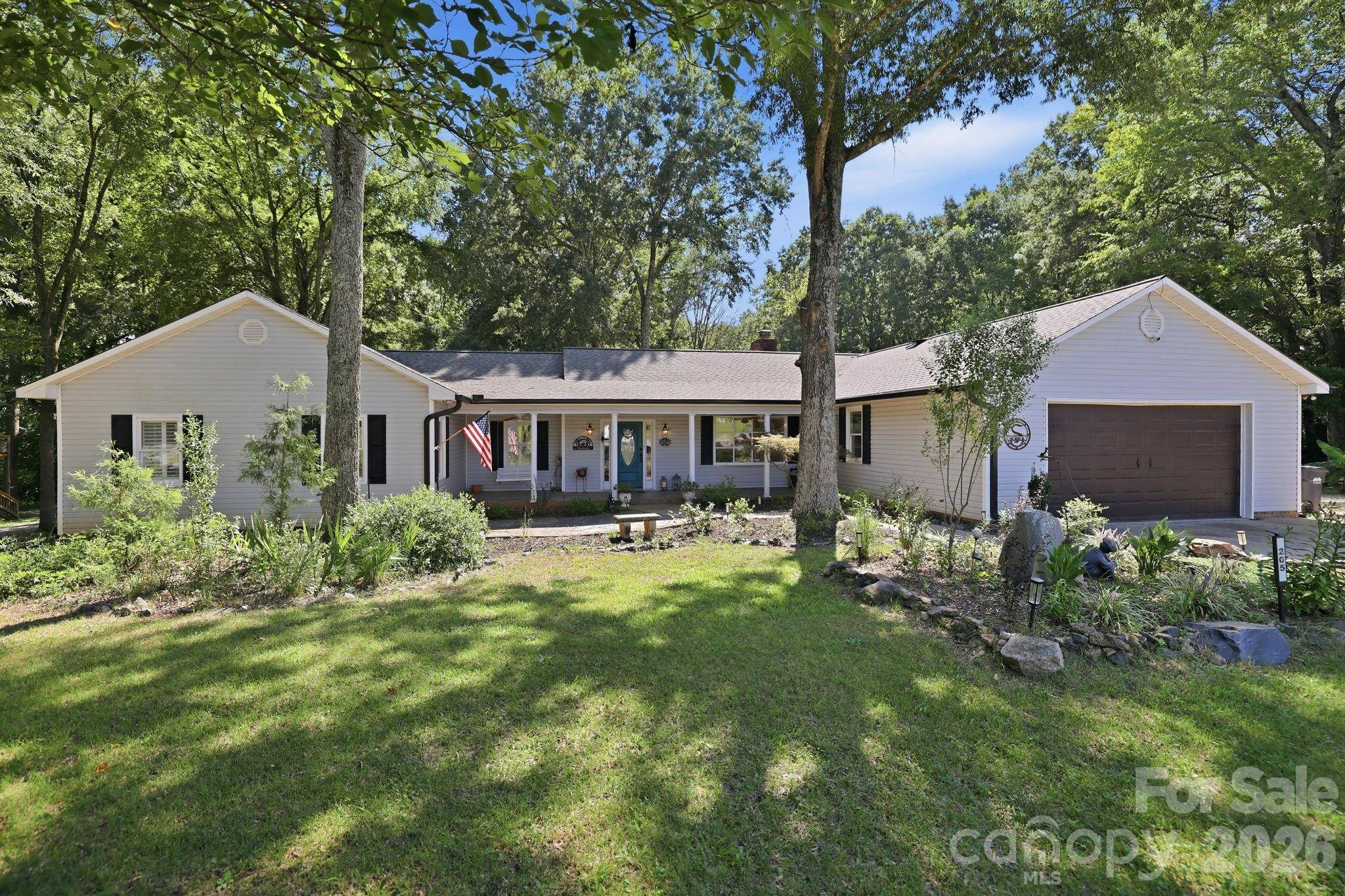 205 Dornoch DR, Matthews, NC 28104