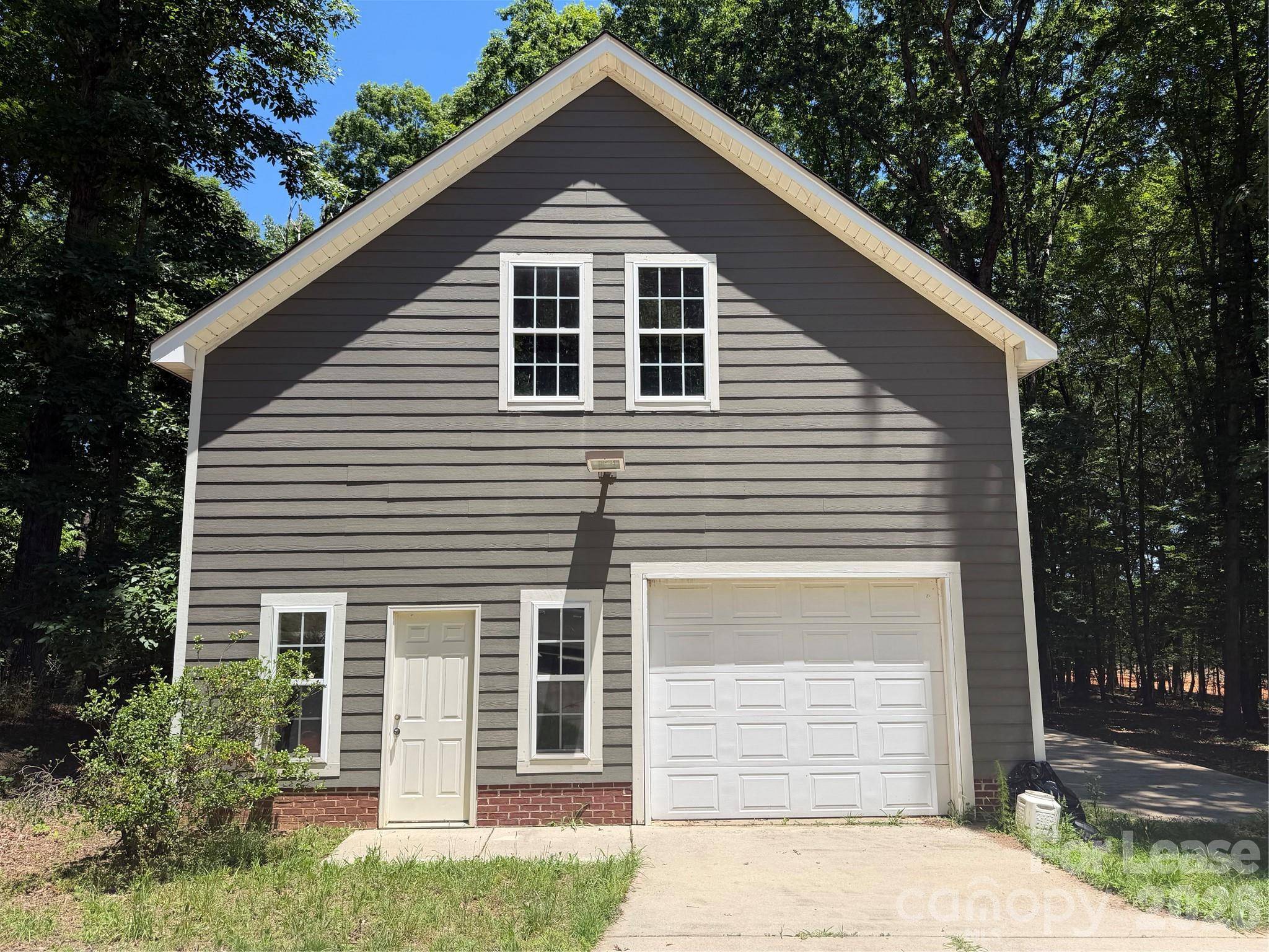 150 Manitou TRL, Statesville, NC 28677