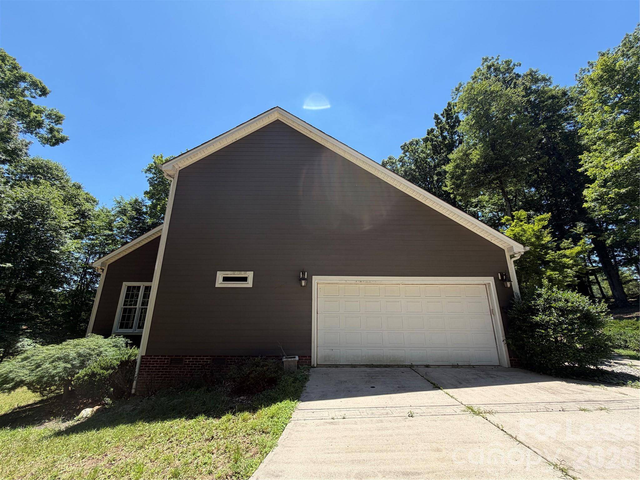 150 Manitou TRL, Statesville, NC 28677