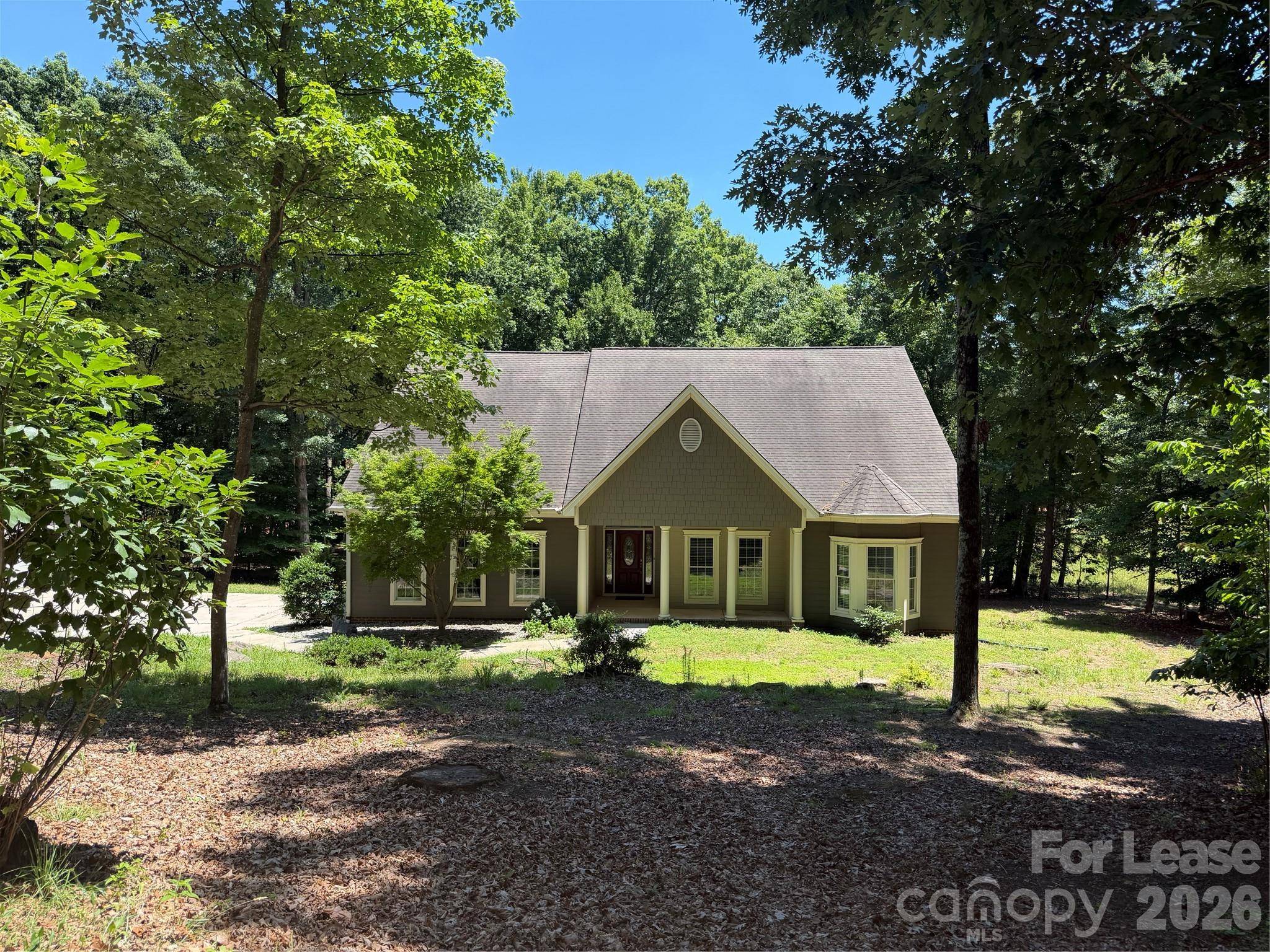 150 Manitou TRL, Statesville, NC 28677