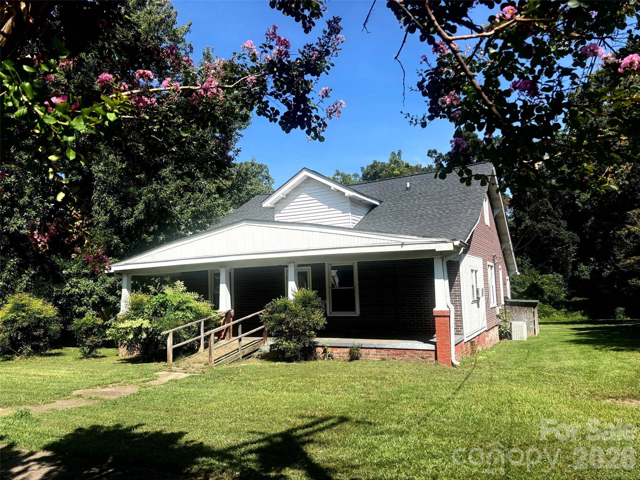 1612 N Main ST, Salisbury, NC 28144