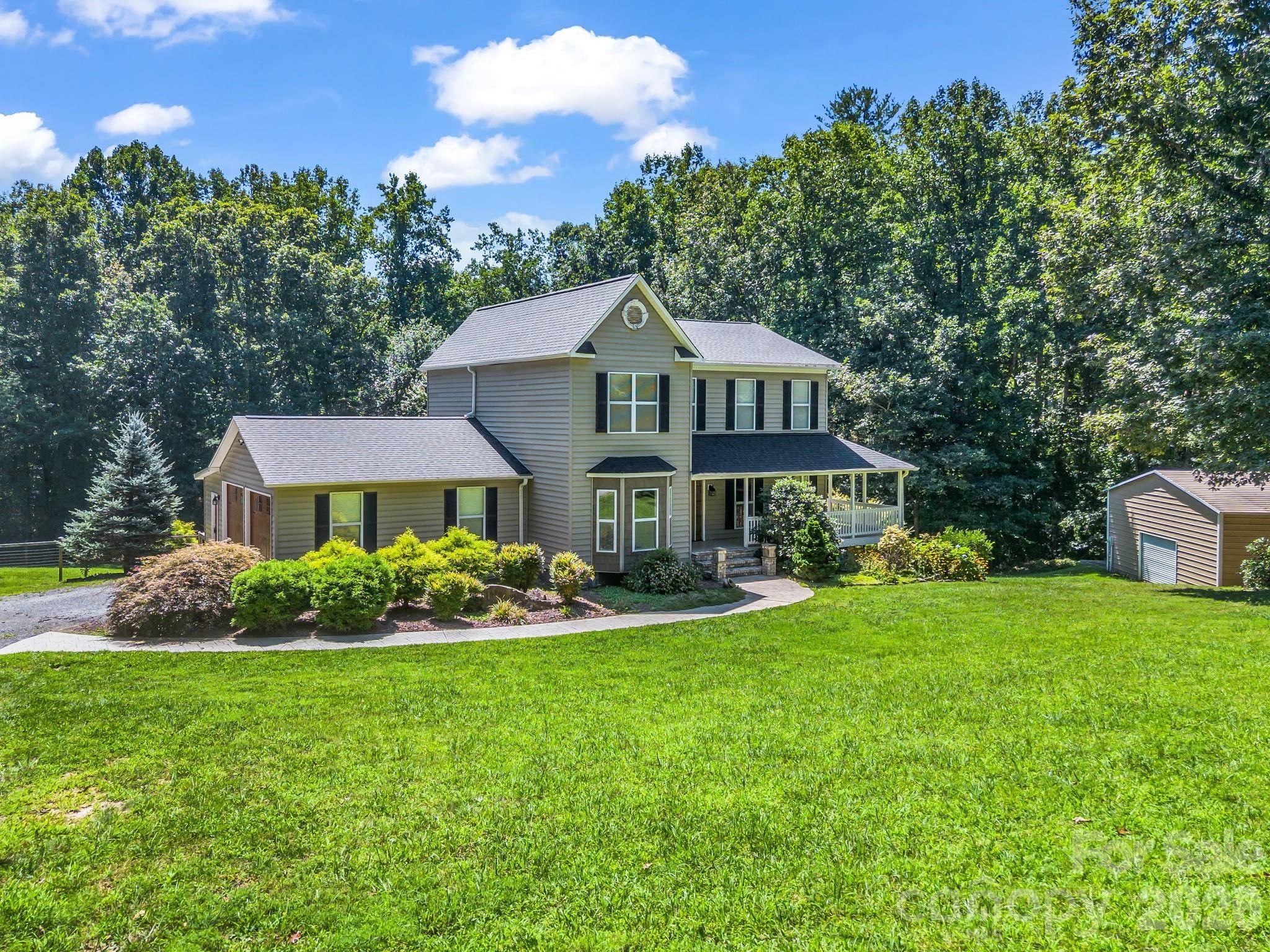 69 Ivy LN, Fletcher, NC 28732