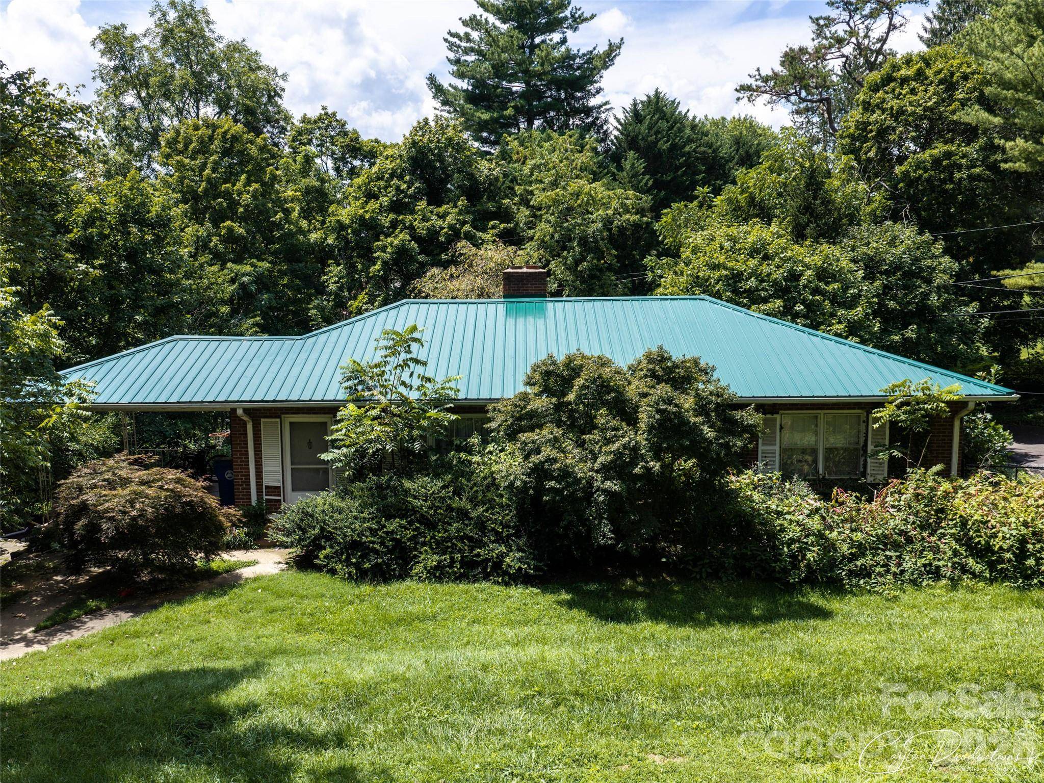 150 Stratford RD, Asheville, NC 28804