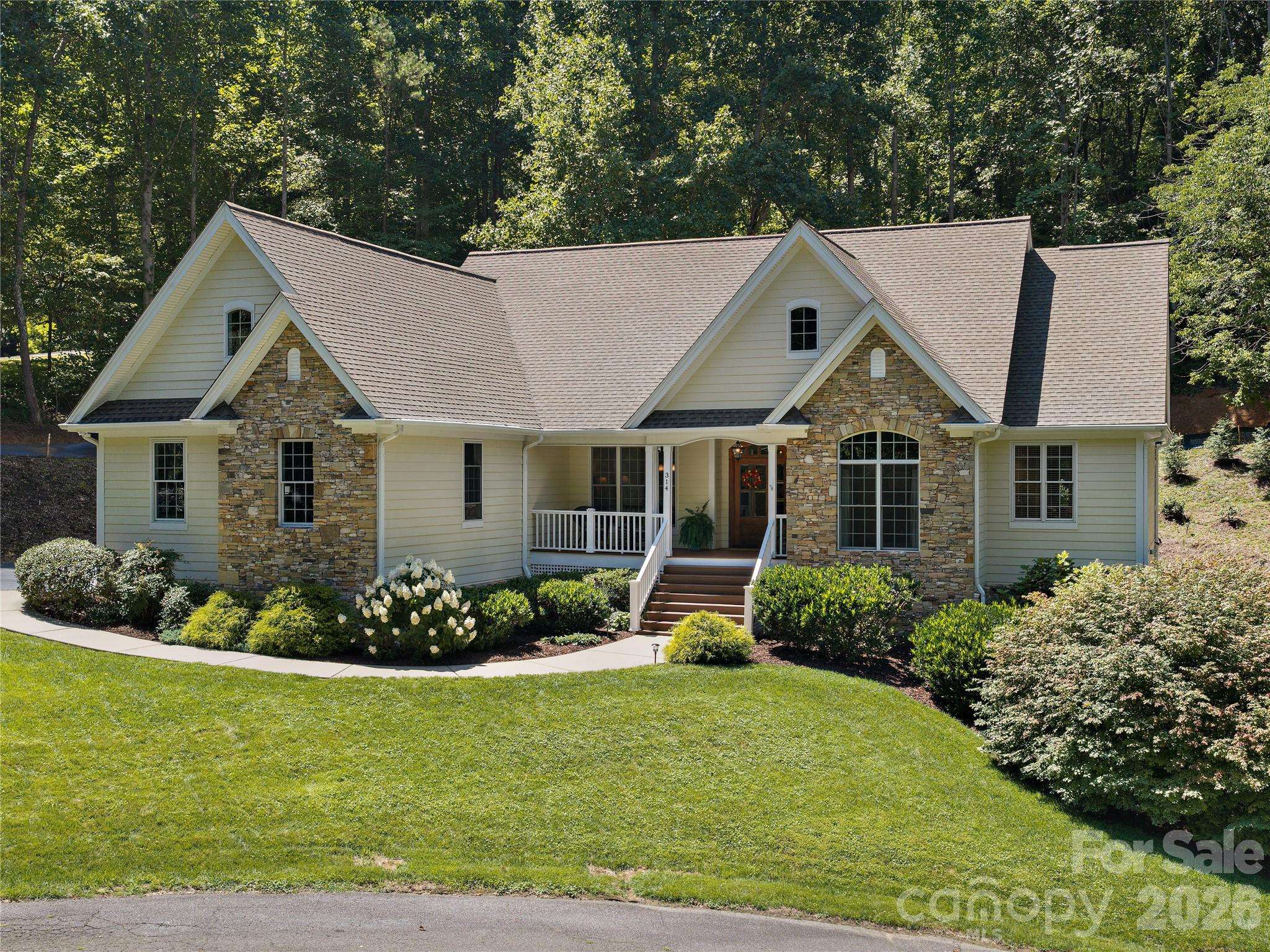 314 Summerset DR, Clyde, NC 28721