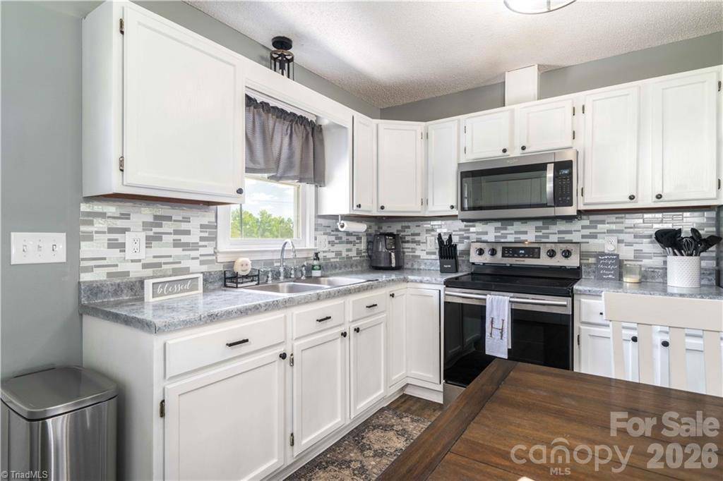 241 Joe RD, Mocksville, NC 27028