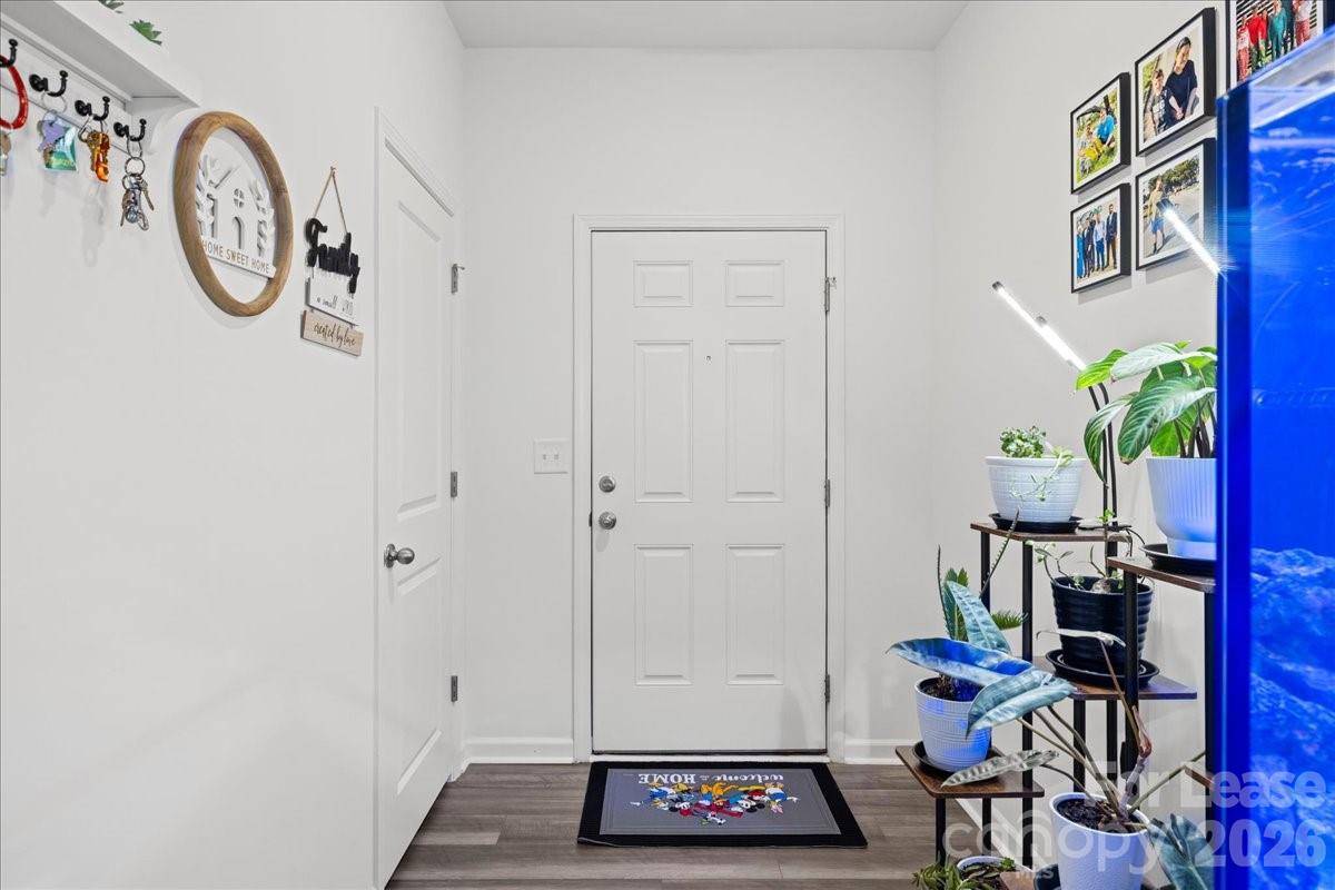 144 BABBLING BROOK DR, Clayton, NC 27520