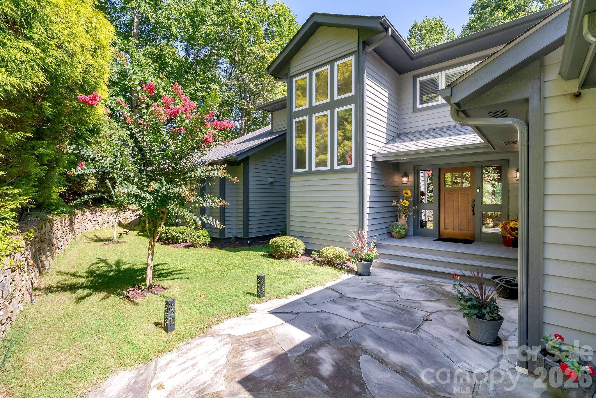 107 Spruce LN, Zirconia, NC 28790