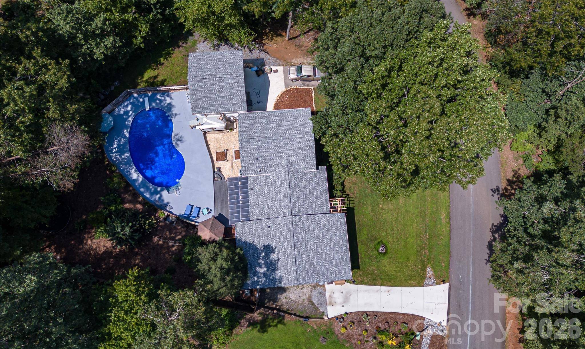100 Woodlea DR, Morganton, NC 28655