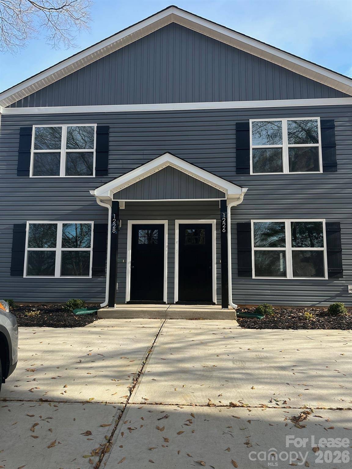 1226 4th Street LN NE, Hickory, NC 28601