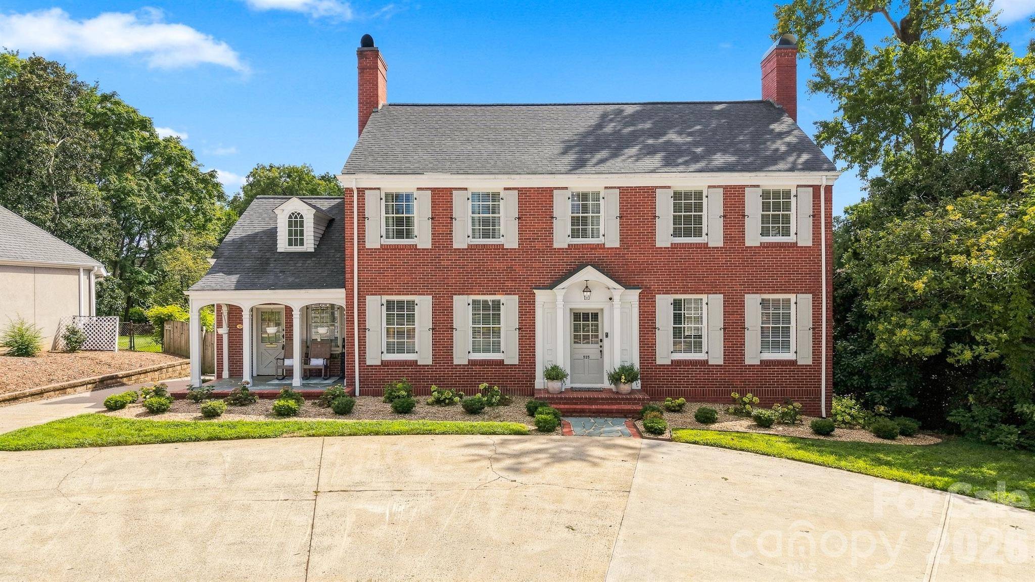 525 2nd AVE NW, Hickory, NC 28601