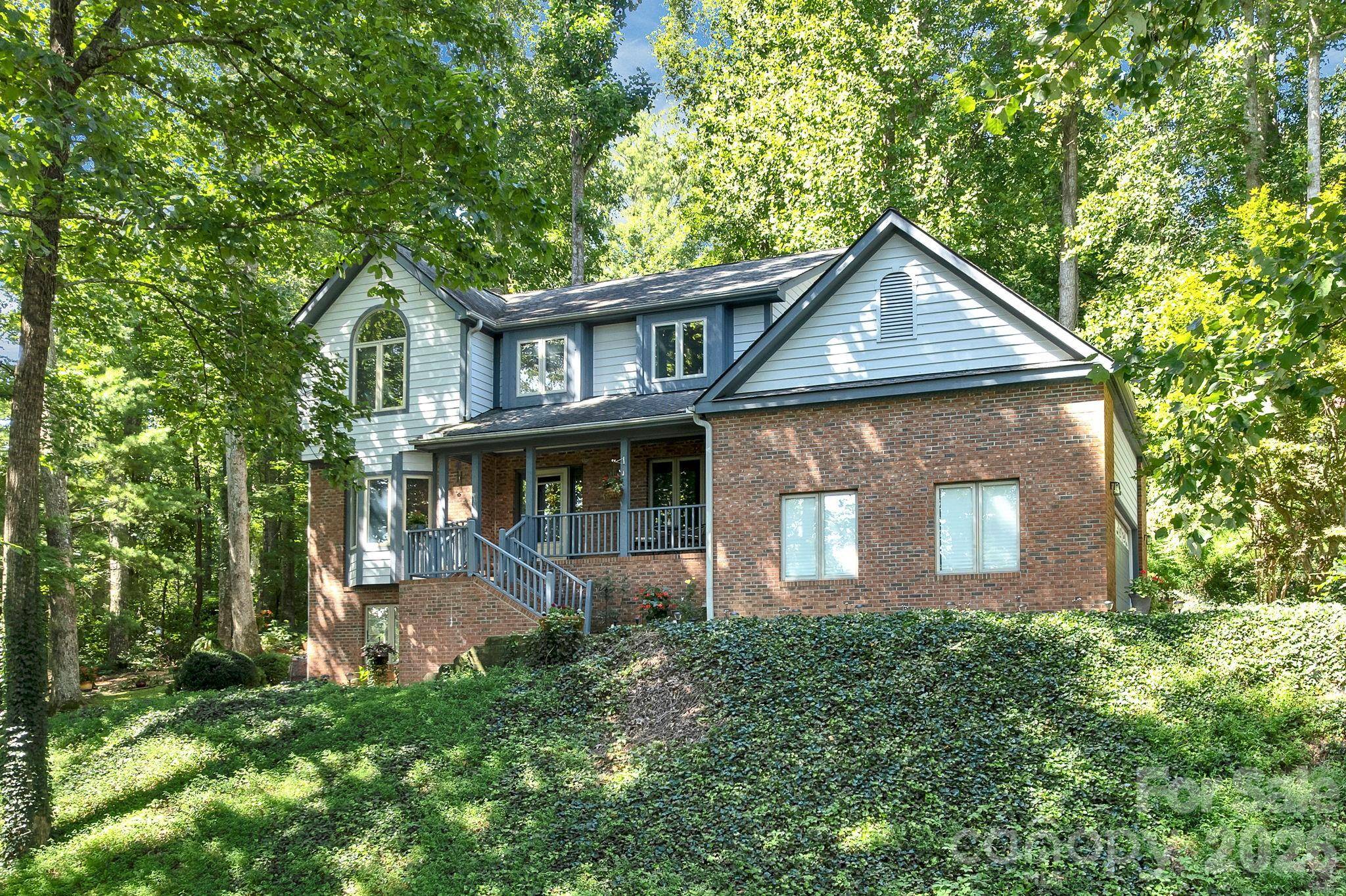 25 Weston Heights DR, Asheville, NC 28803