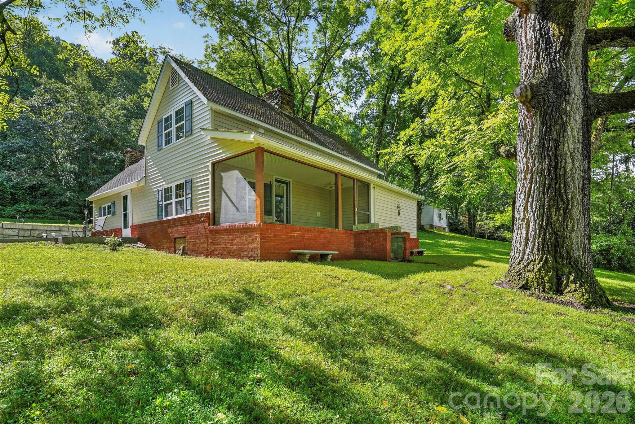 168 Huntley RD, Fletcher, NC 28732