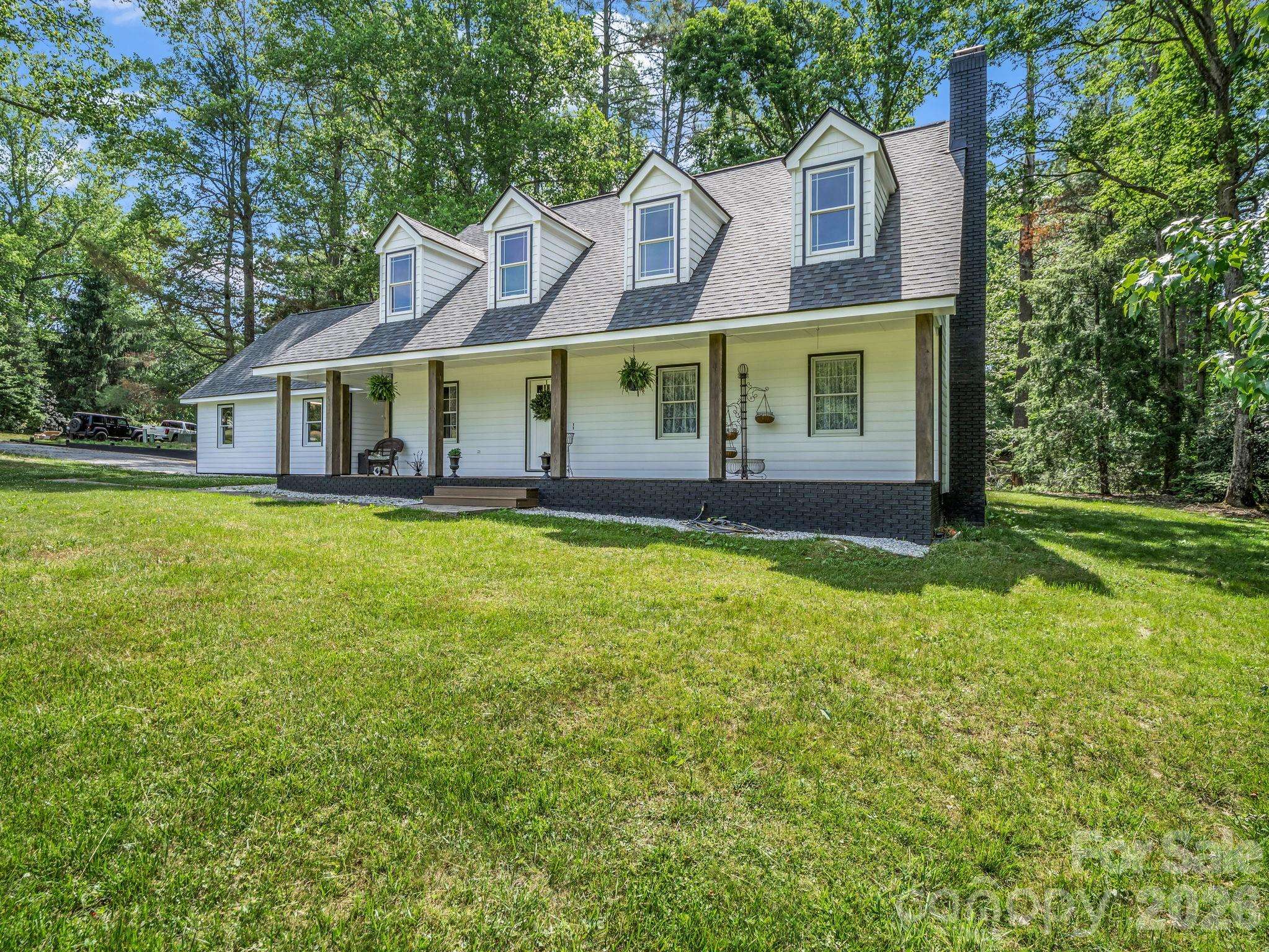 213 Raintree DR, Hendersonville, NC 28791