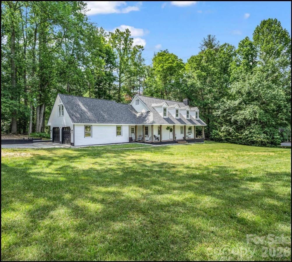 213 Raintree DR, Hendersonville, NC 28791