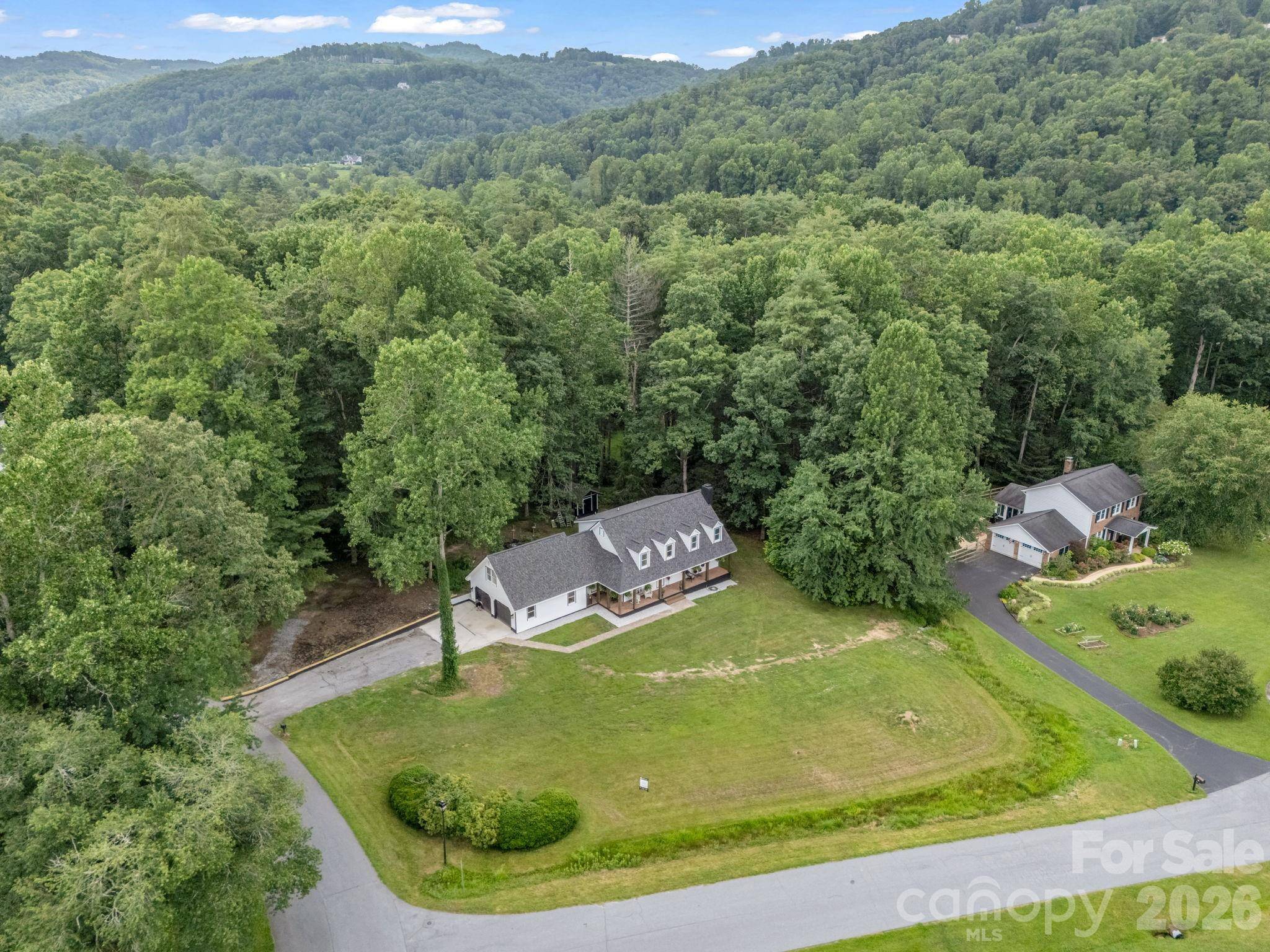213 Raintree DR, Hendersonville, NC 28791