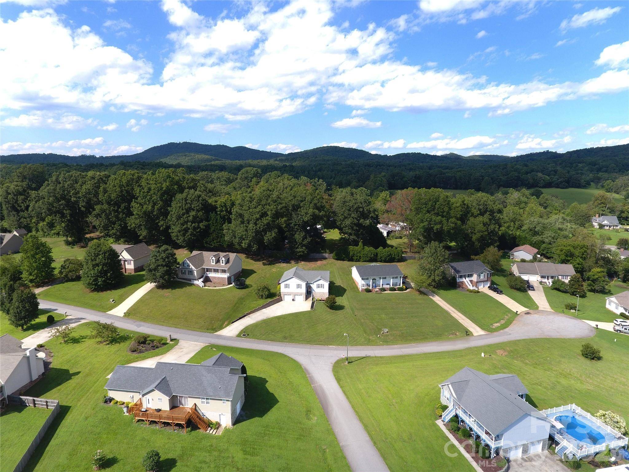 2135 Olde Farm RD SE, Hudson, NC 28638