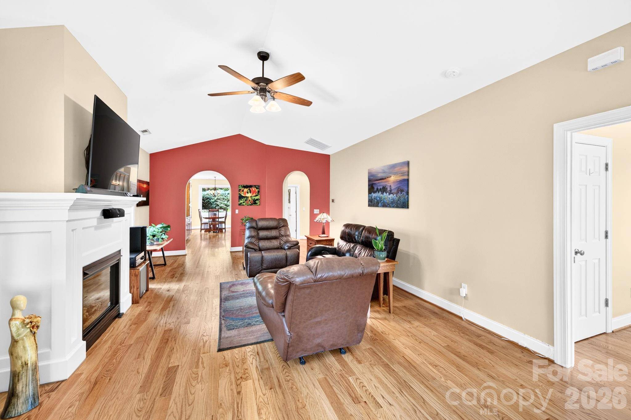 22 Banks Town RD, Weaverville, NC 28787