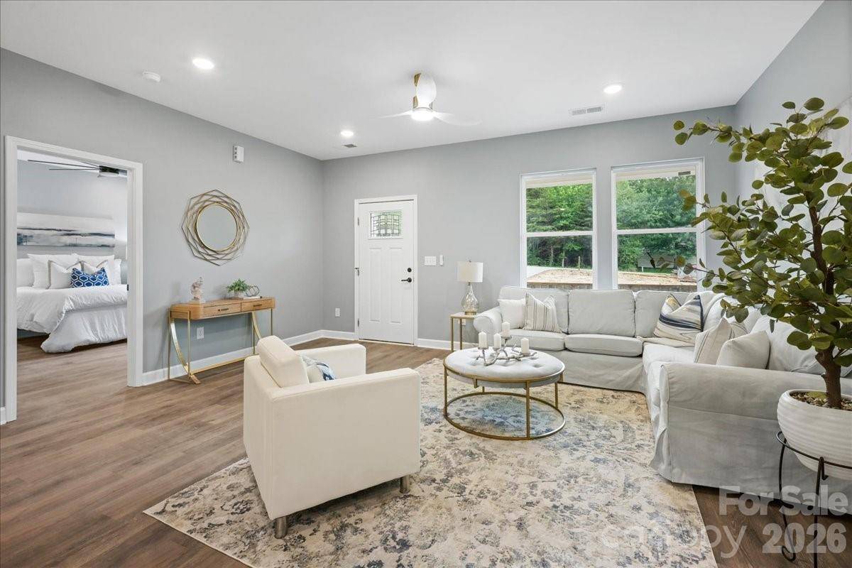 120 Whistling Pines DR, Statesville, NC 28677