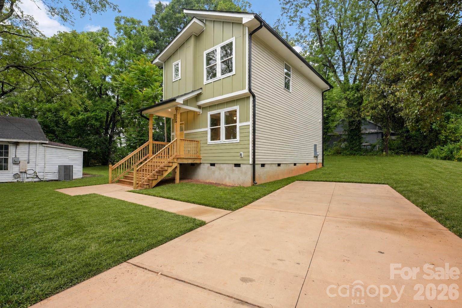 1324 Old Charlotte RD, Statesville, NC 28677