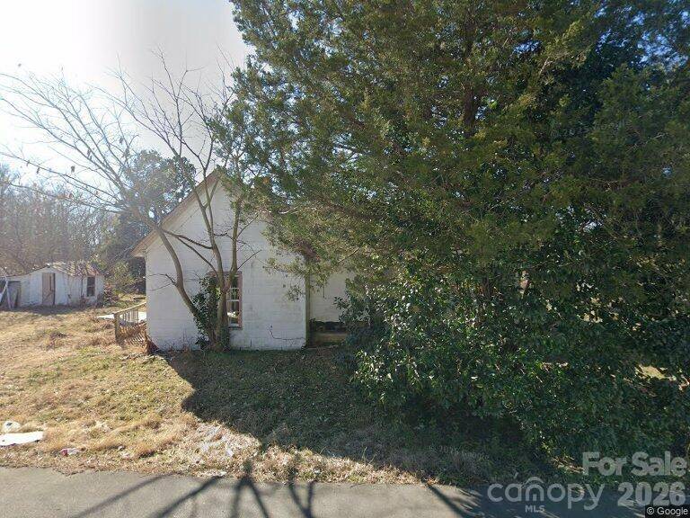 102 Grand AVE, Norlina, NC 27563