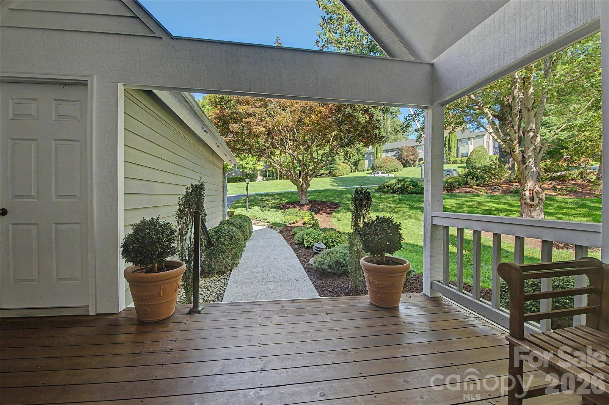 104 Overlook DR, Flat Rock, NC 28731