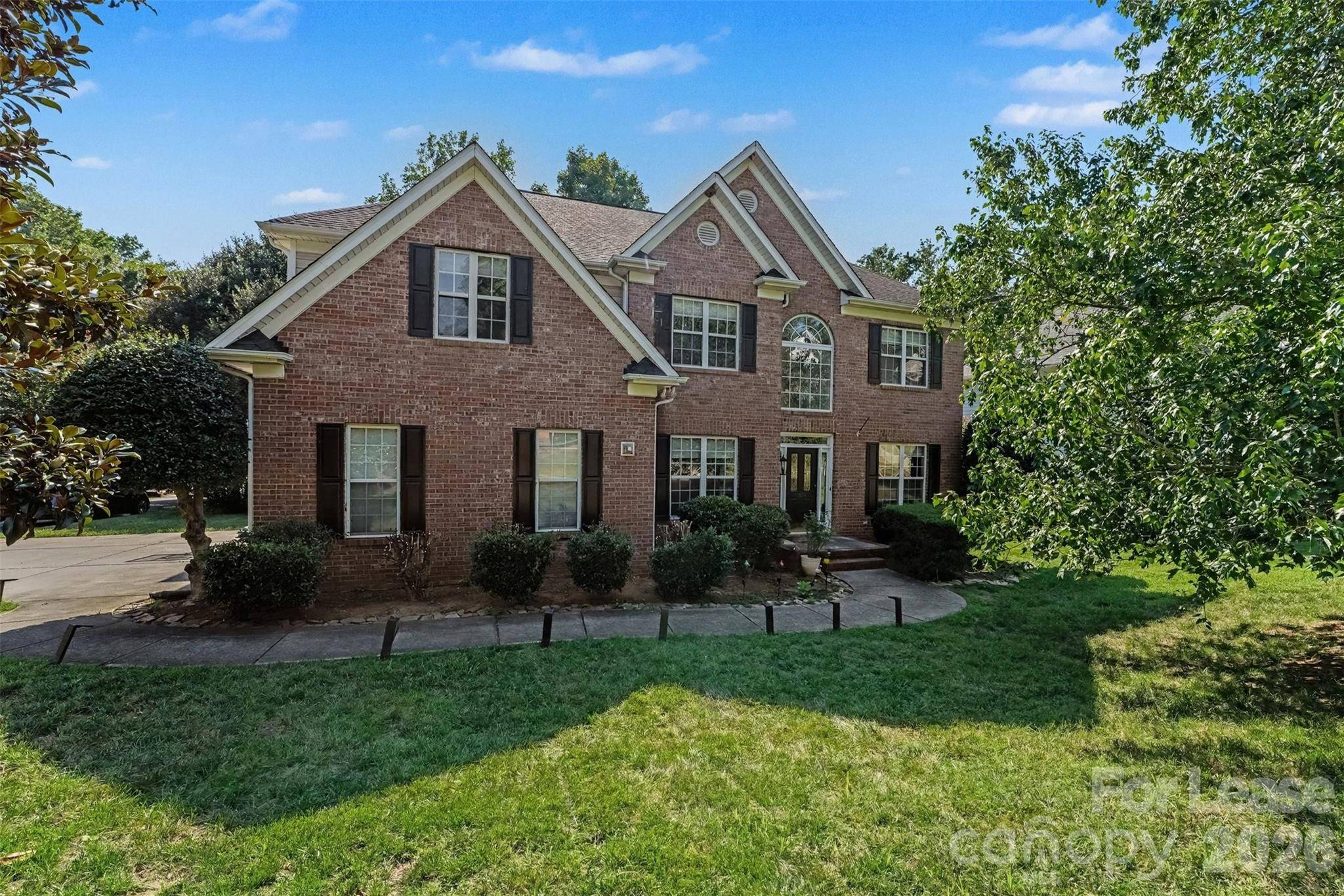 11526 Sir Francis Drake DR, Charlotte, NC 28277