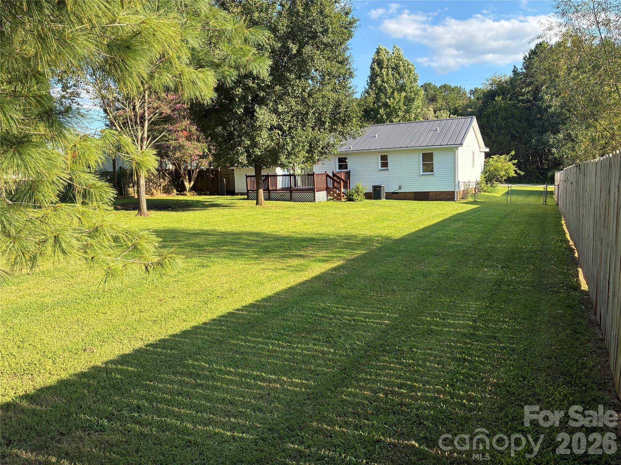 1008 Hopedale DR, Lenoir, NC 28645