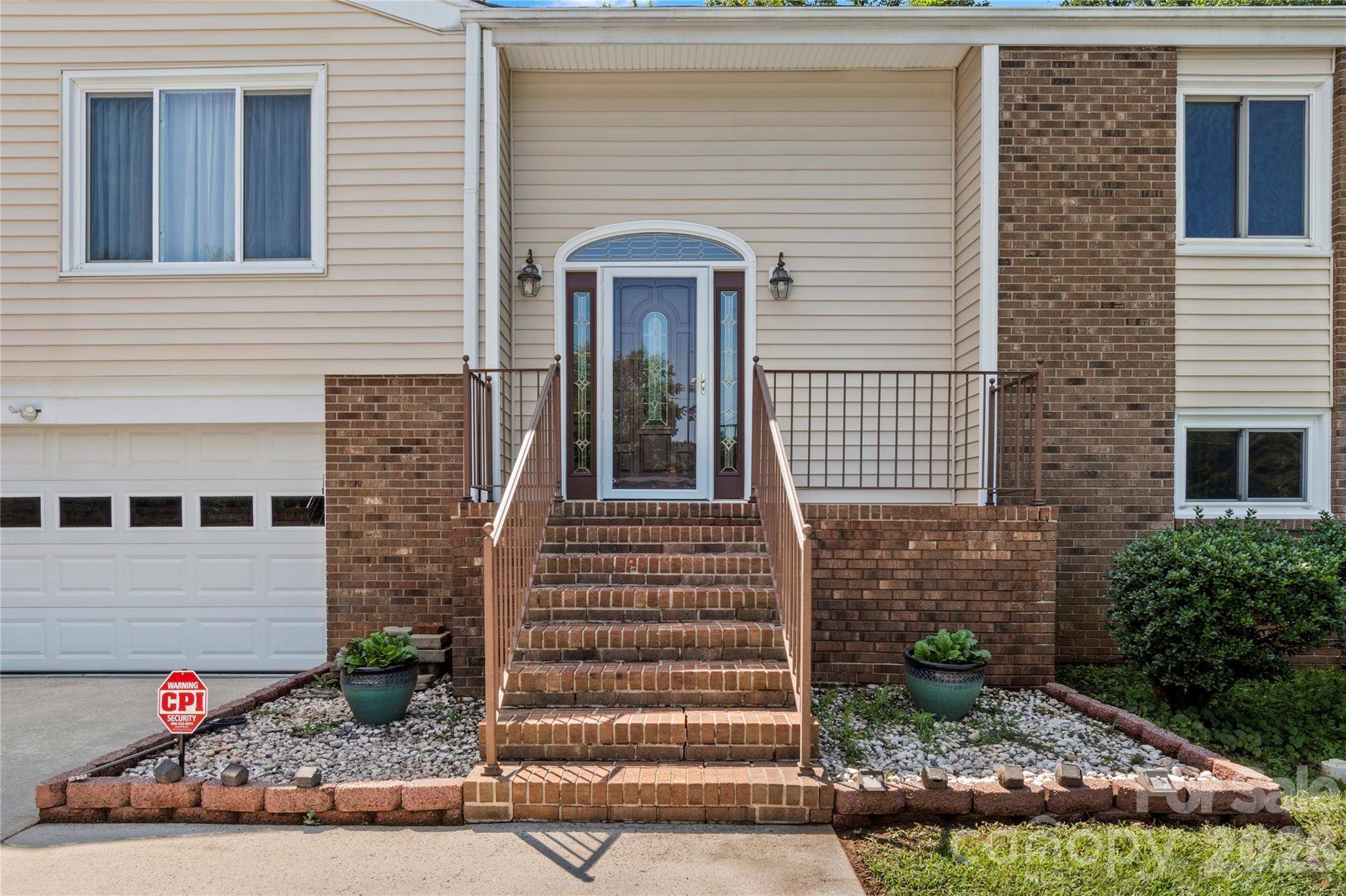 223 Vandyke ST, Kernersville, NC 27284