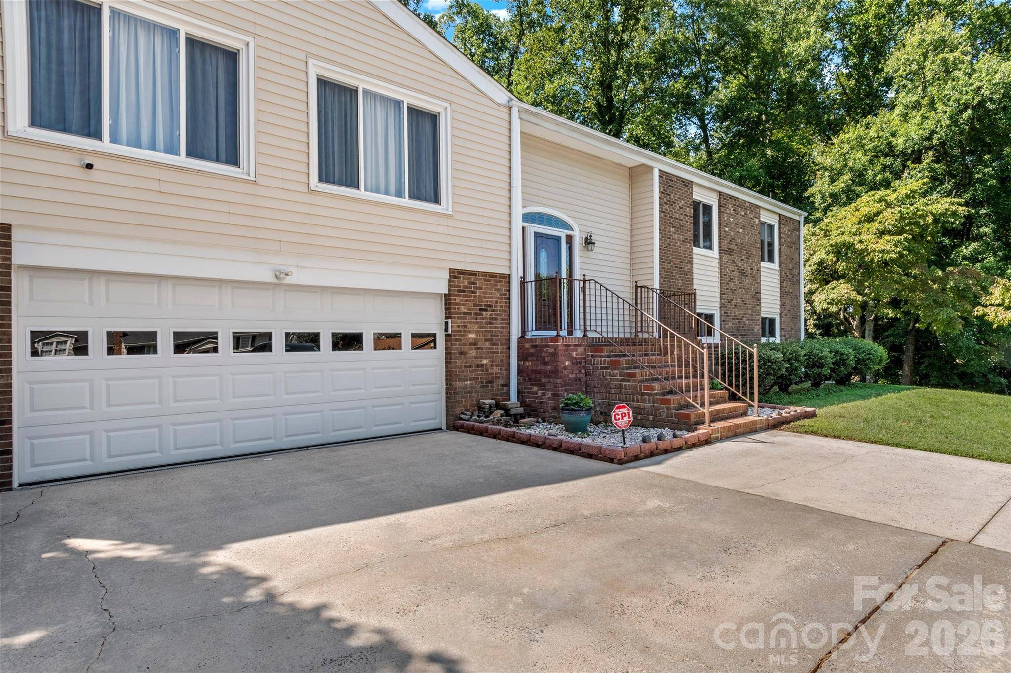 223 Vandyke ST, Kernersville, NC 27284