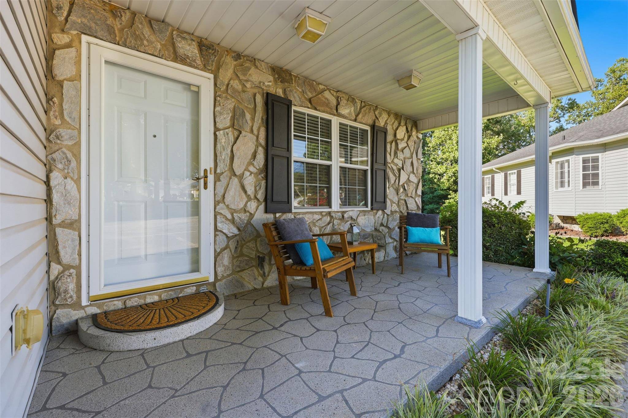351 School DR, Taylorsville, NC 28681