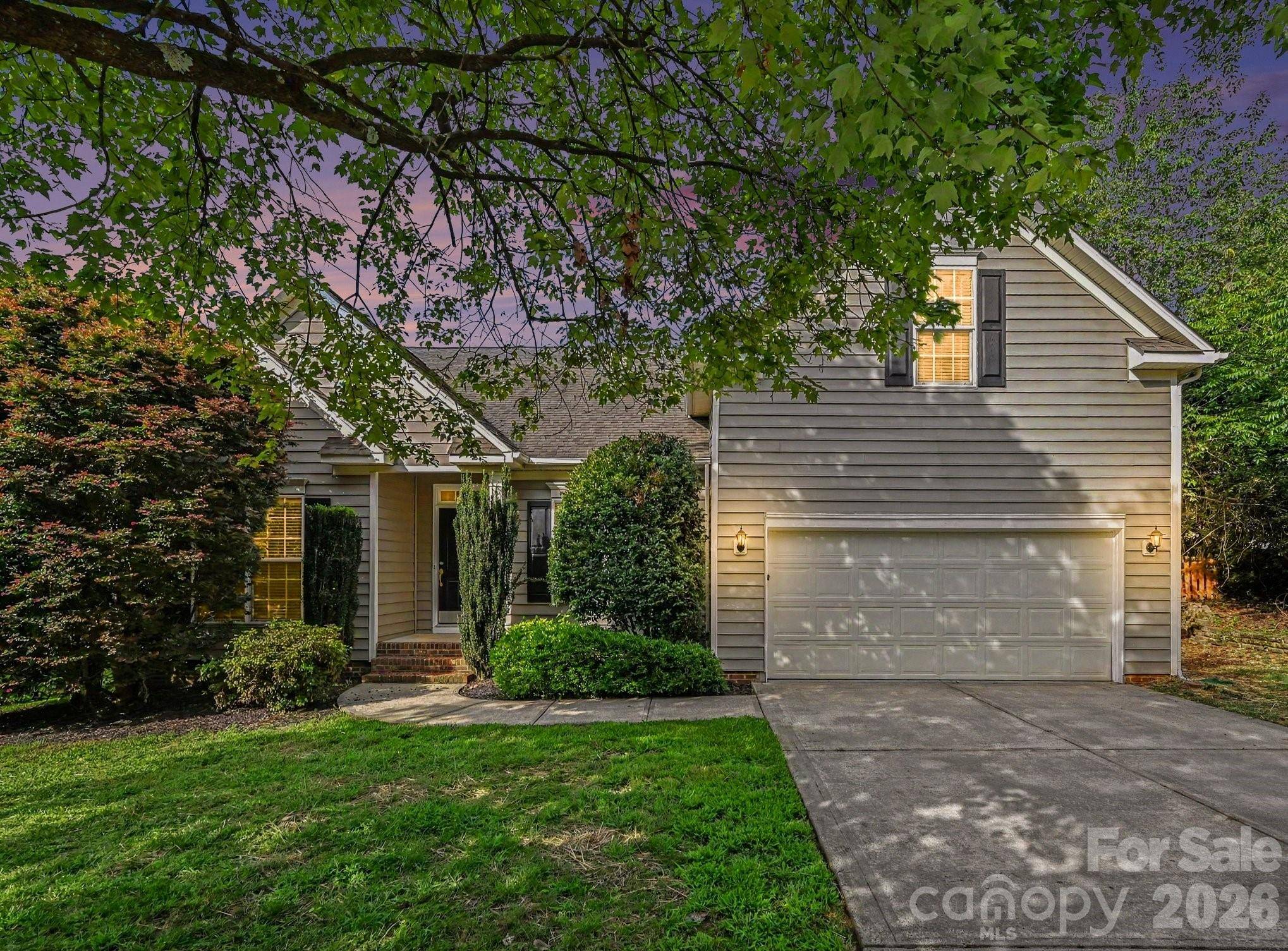 400 Amersham LN, Waxhaw, NC 28173