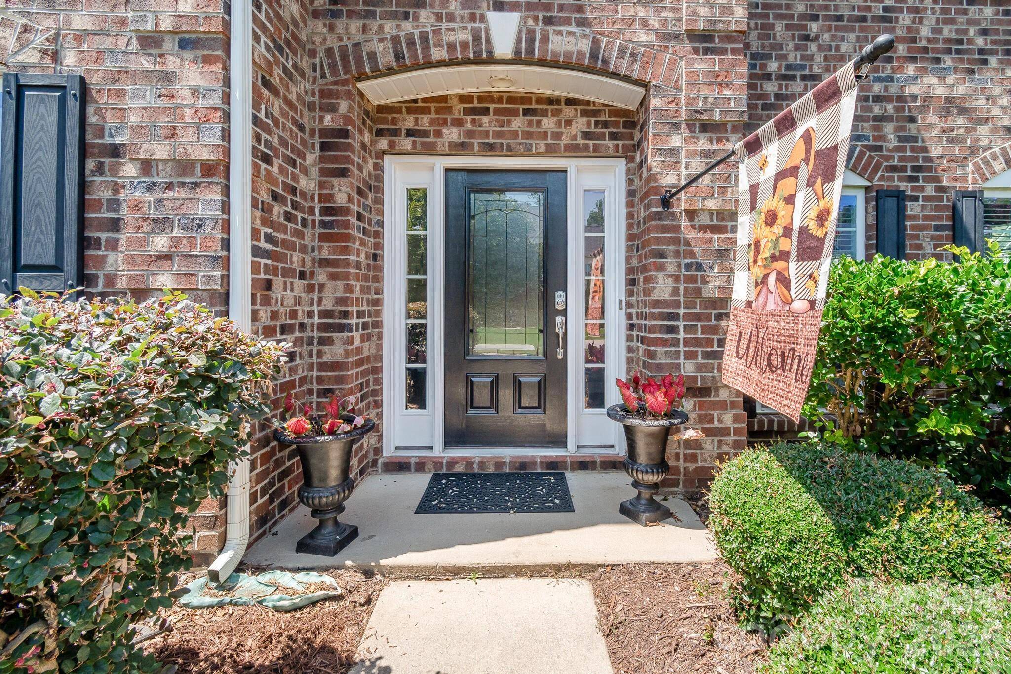 2083 Topaz PLZ, Davidson, NC 28036