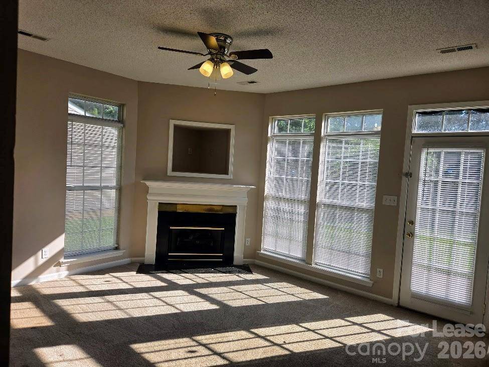 5325 Timbertop LN, Charlotte, NC 28215