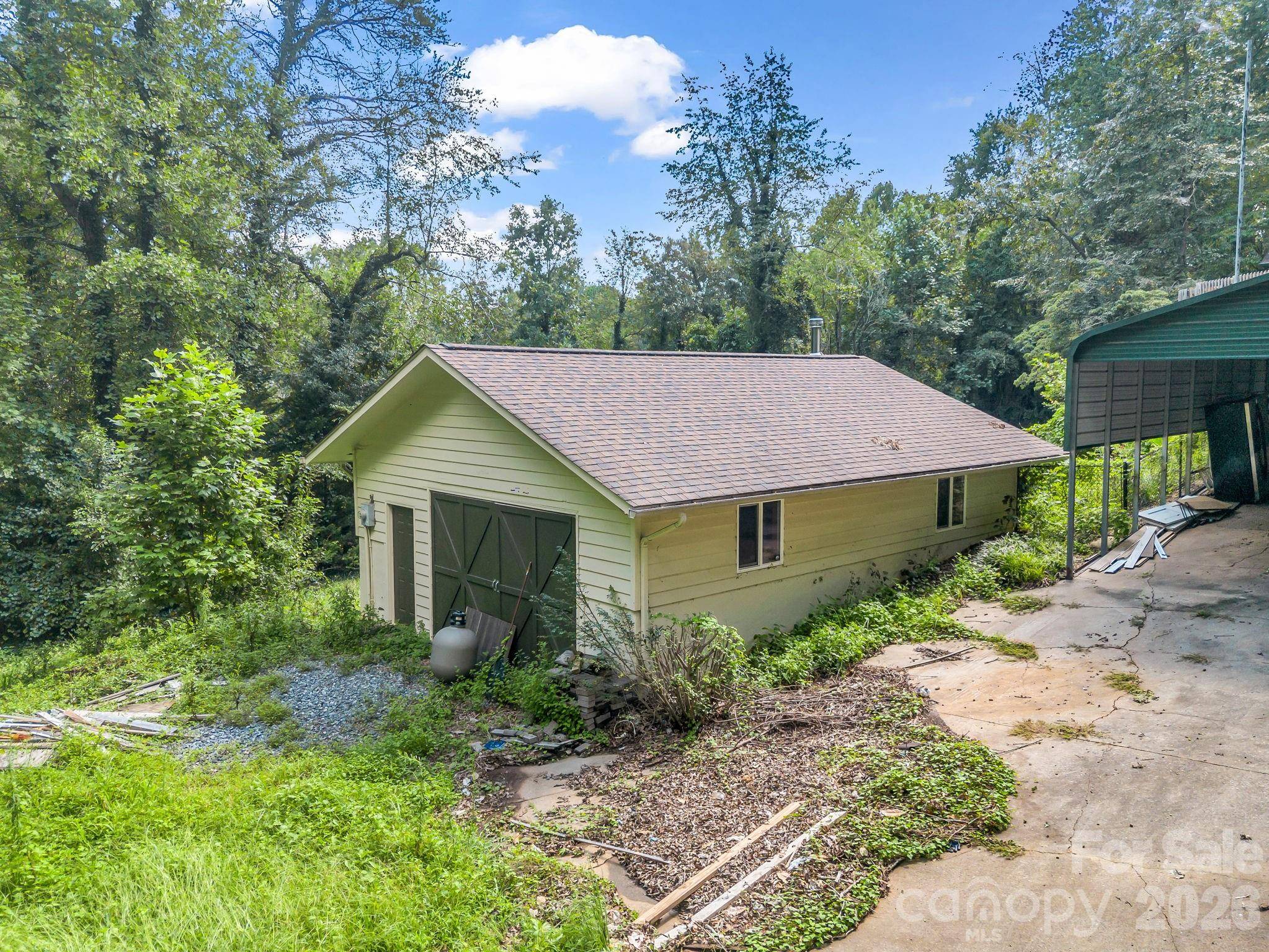 200 Woodland CIR, Rutherfordton, NC 28139