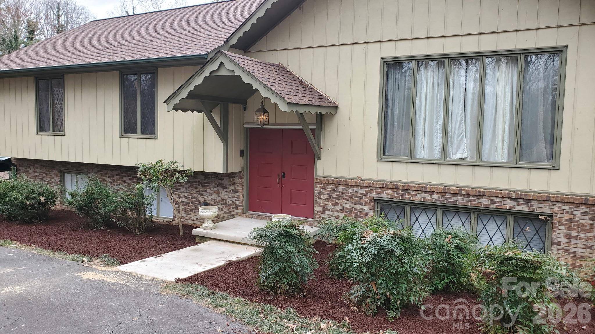 200 Woodland CIR, Rutherfordton, NC 28139