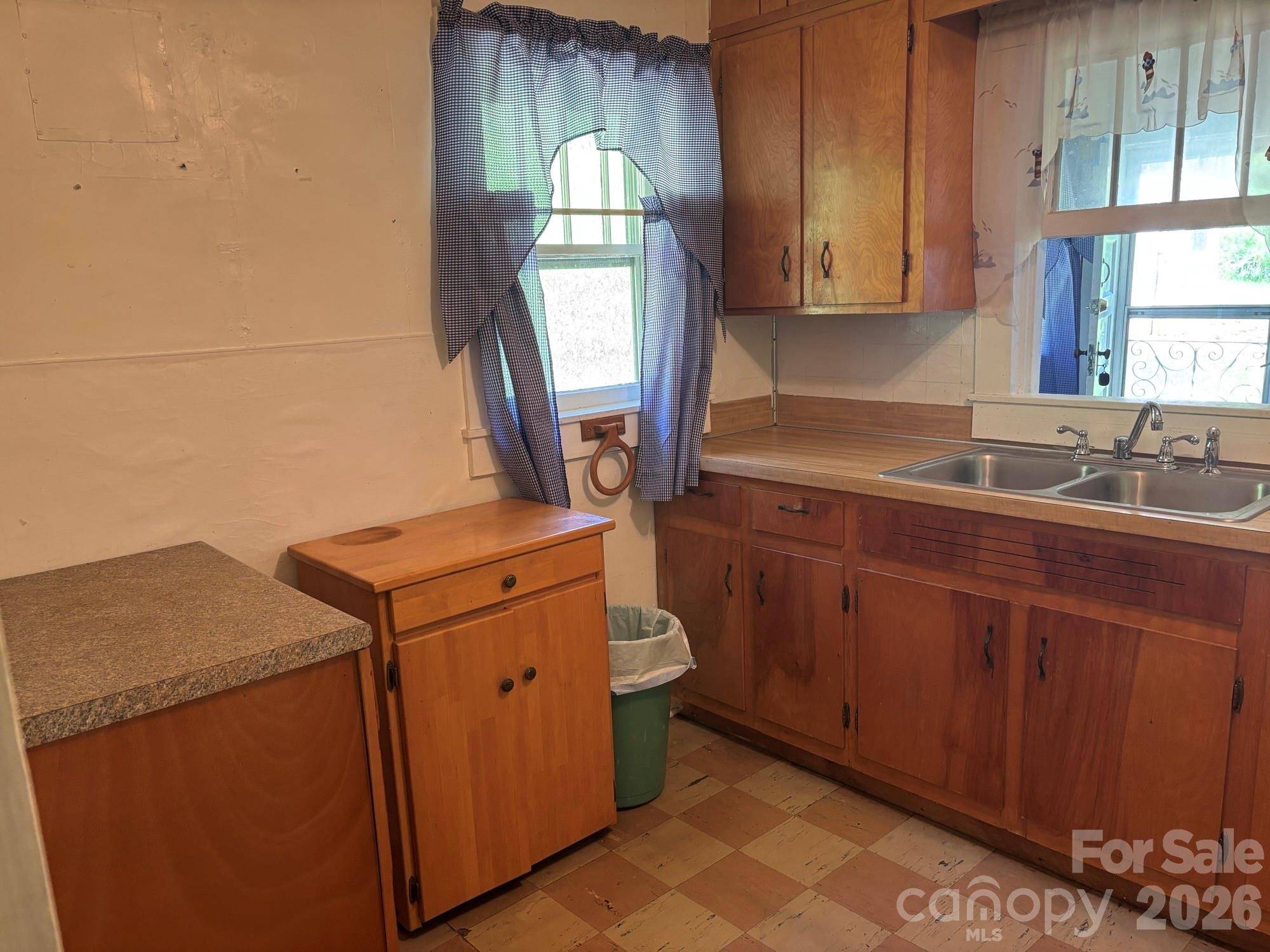377 Sam Gouge RD, Bakersville, NC 28705